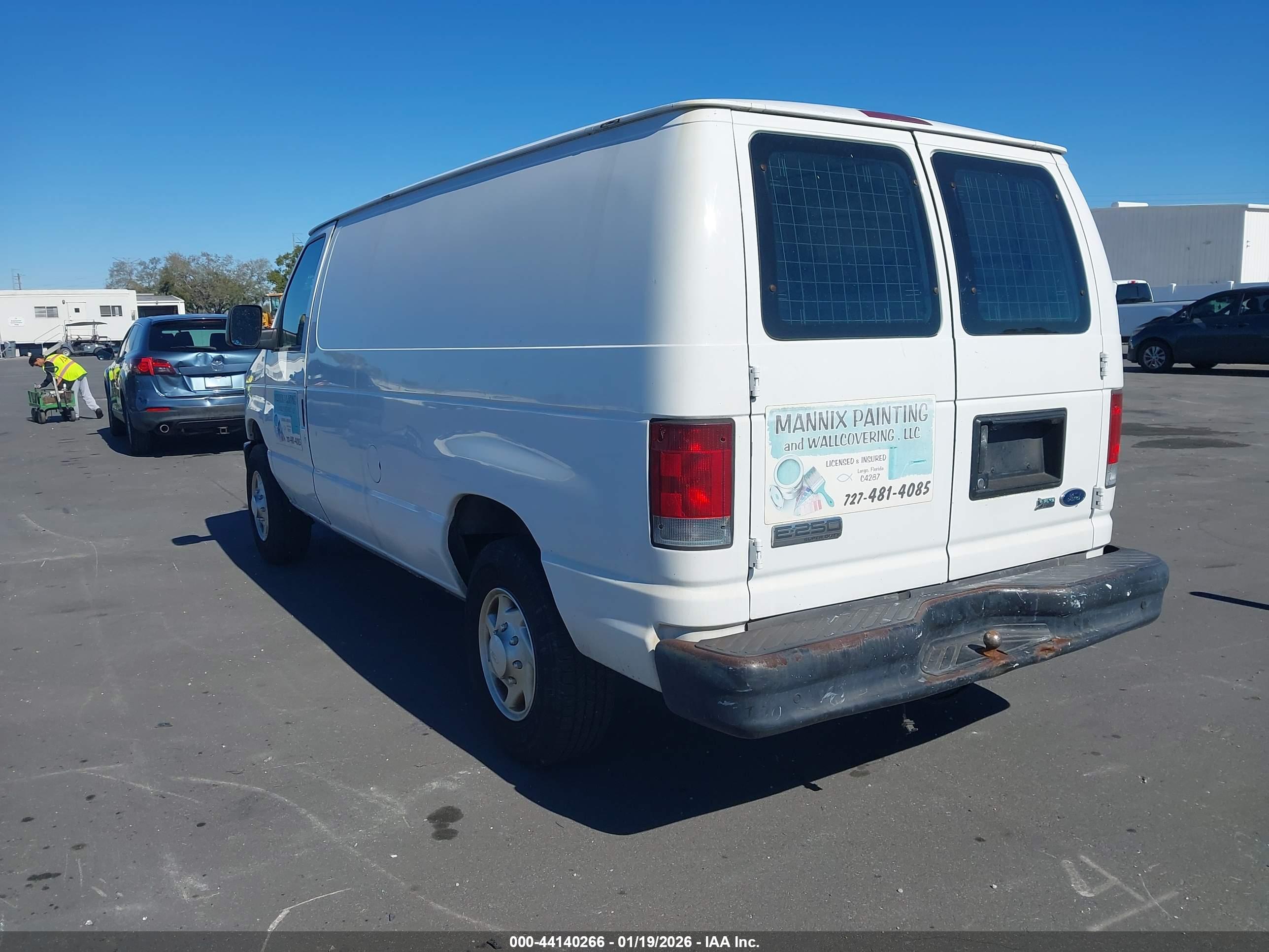 FORD E-250 image 3