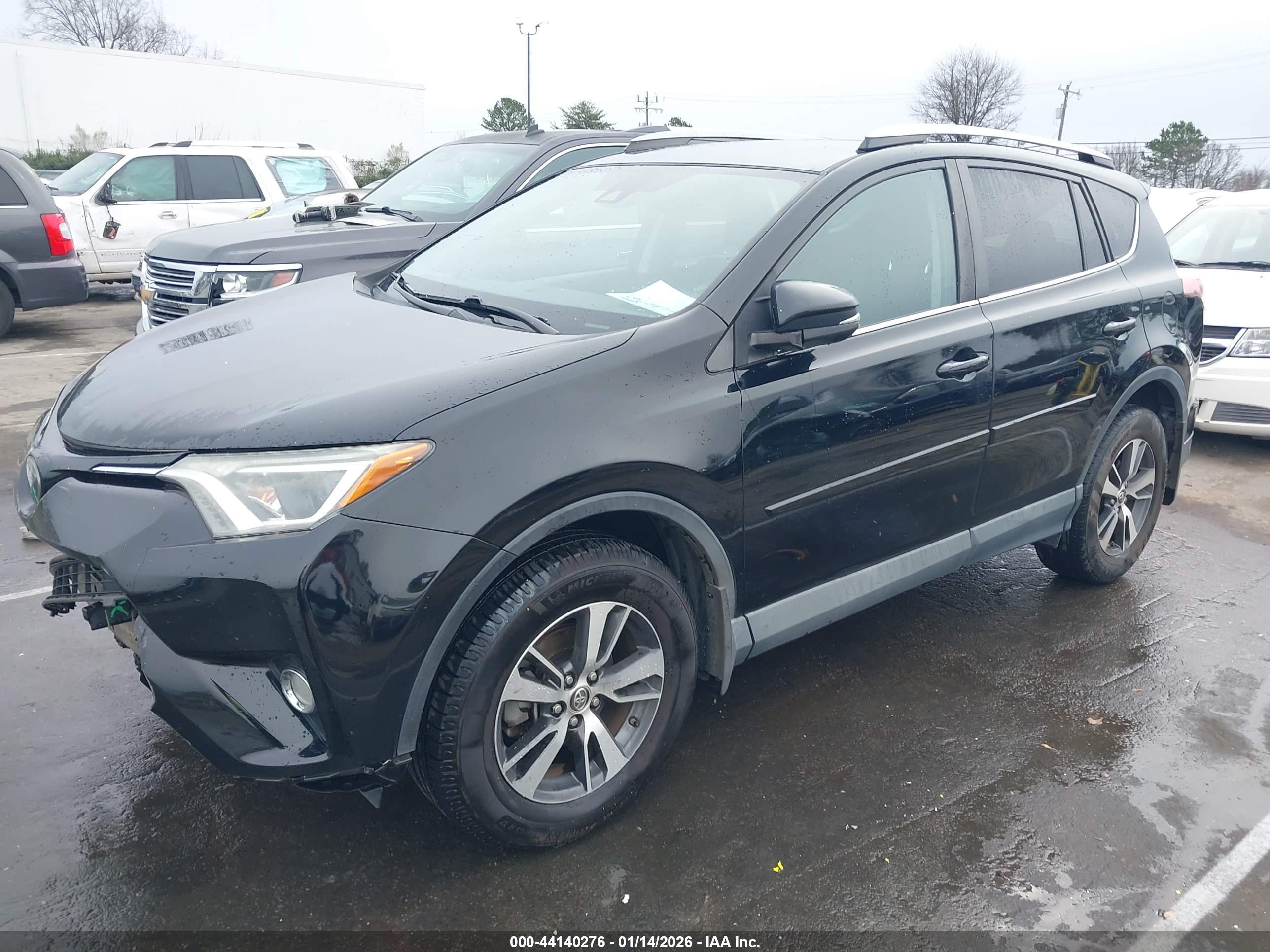 TOYOTA RAV4 image 2