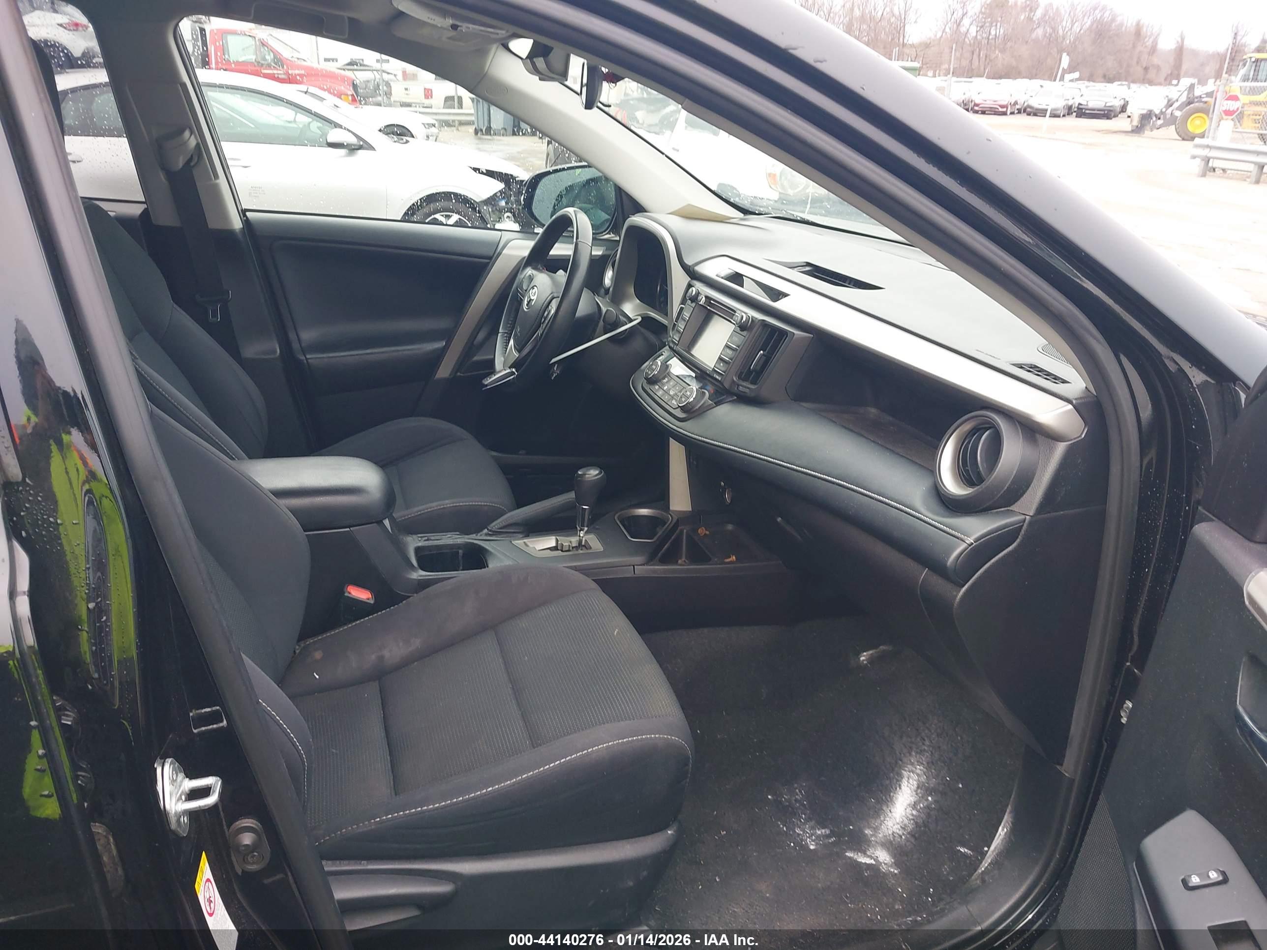 TOYOTA RAV4 image 5