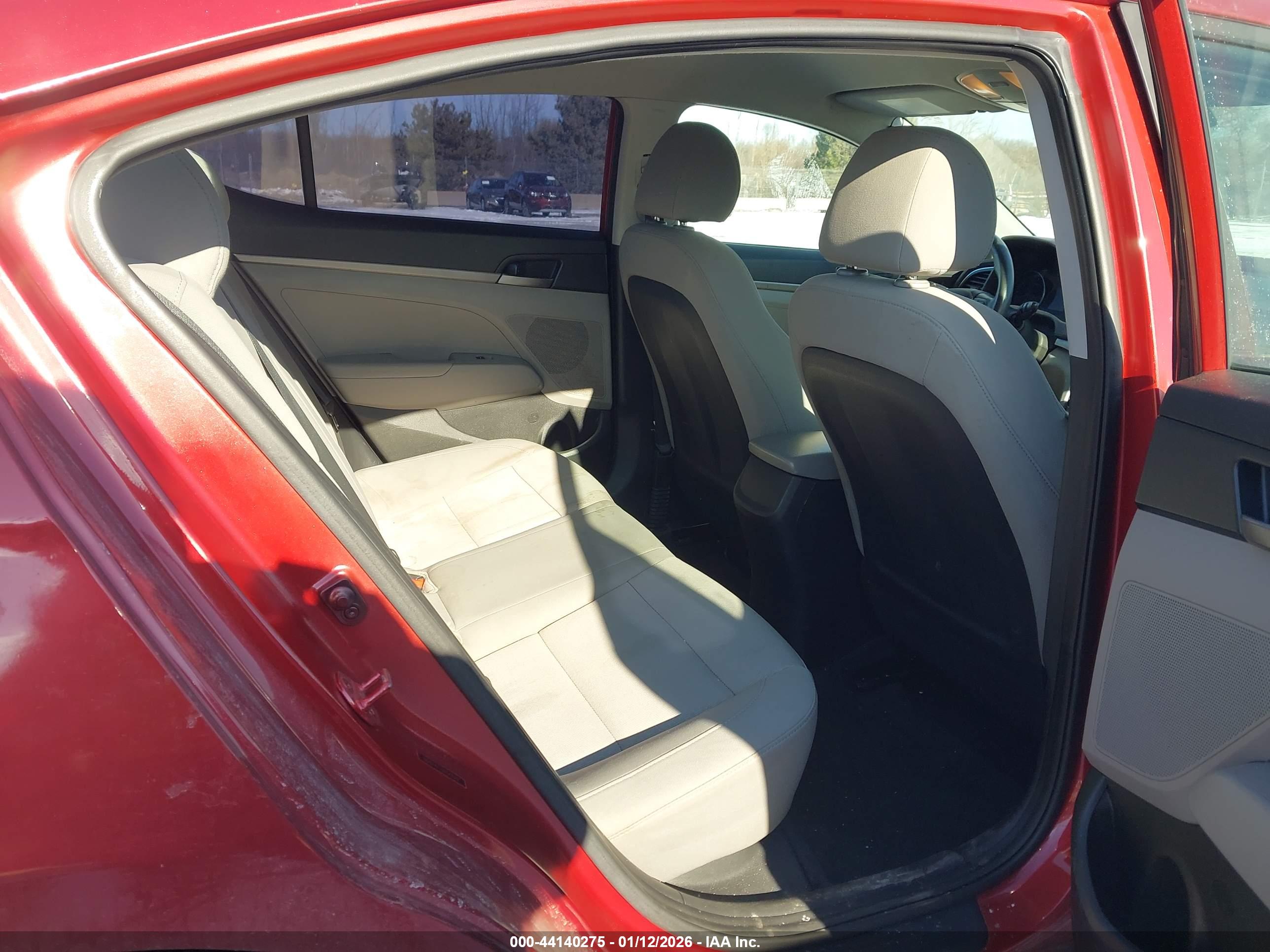 HYUNDAI ELANTRA image 8