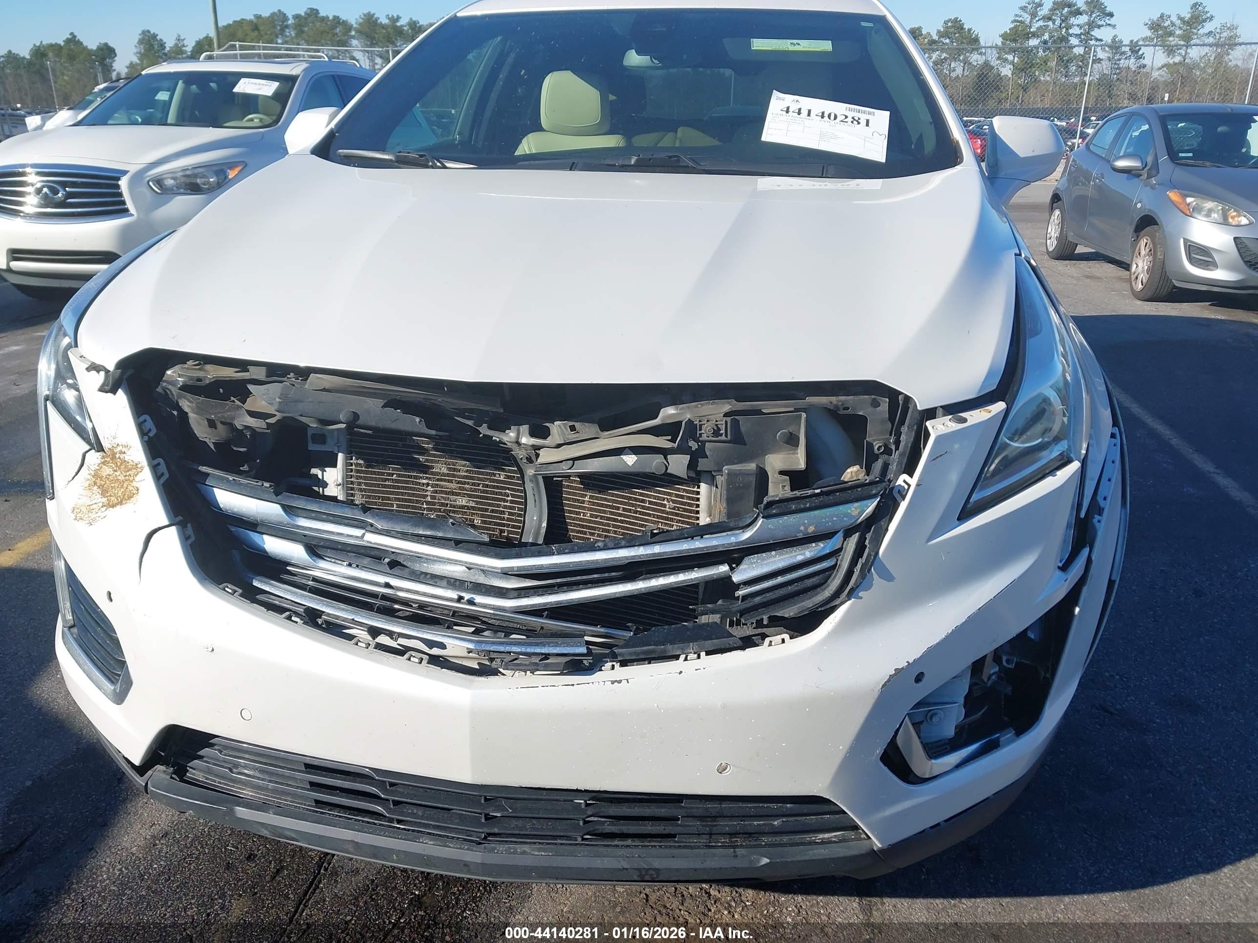 CADILLAC XT5 image 6