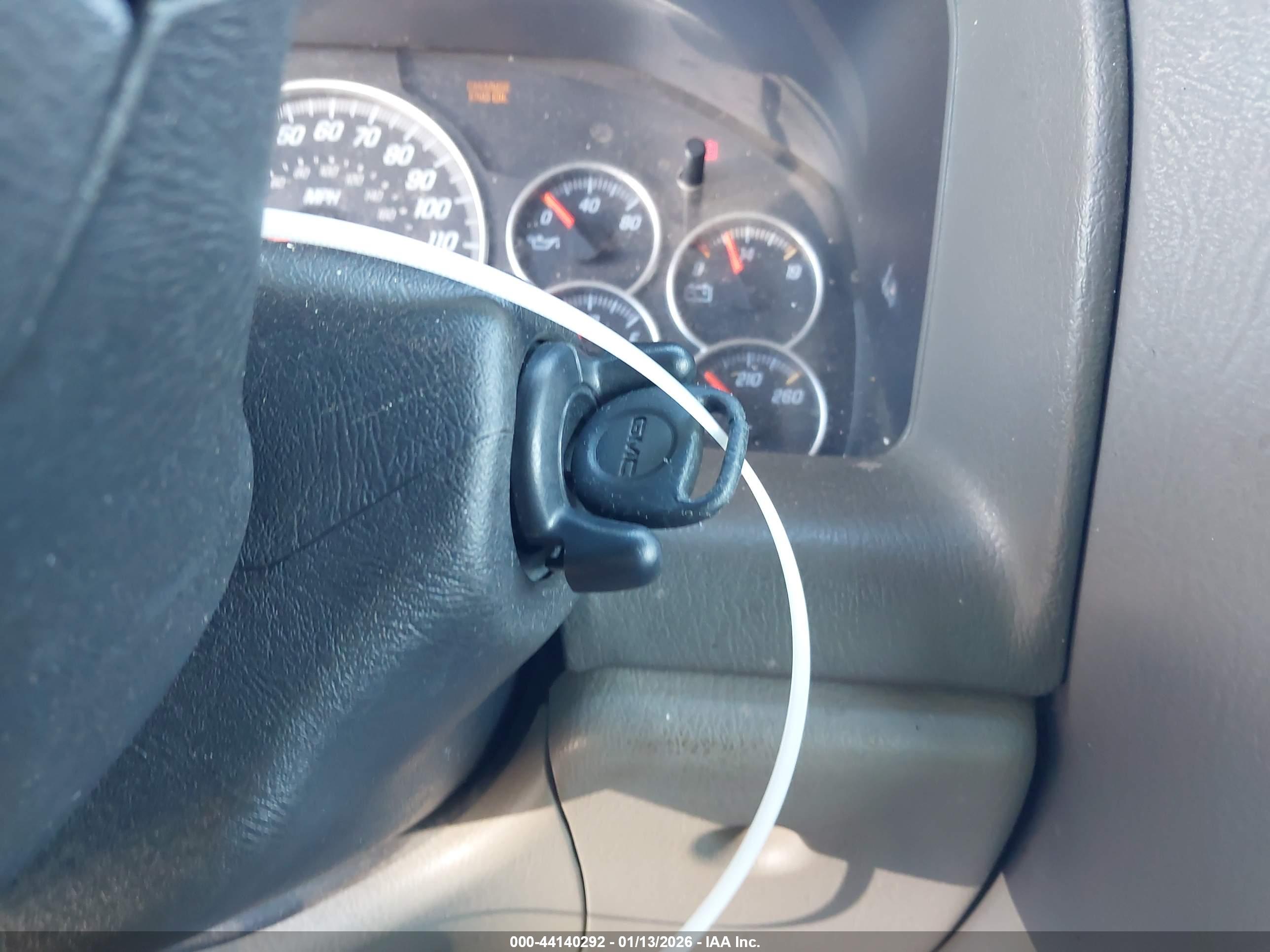 GMC ENVOY image 11