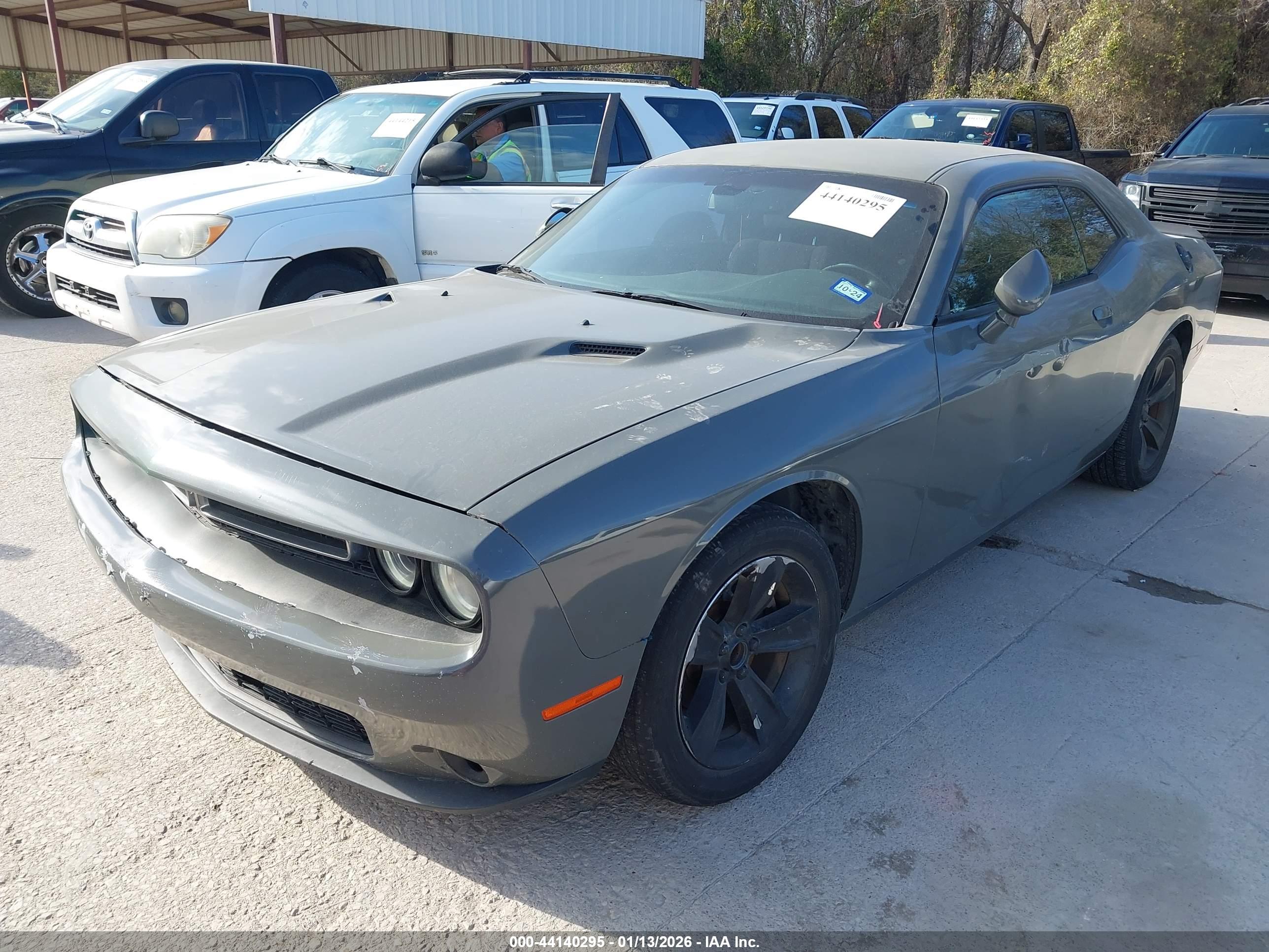 DODGE CHALLENGER image 2