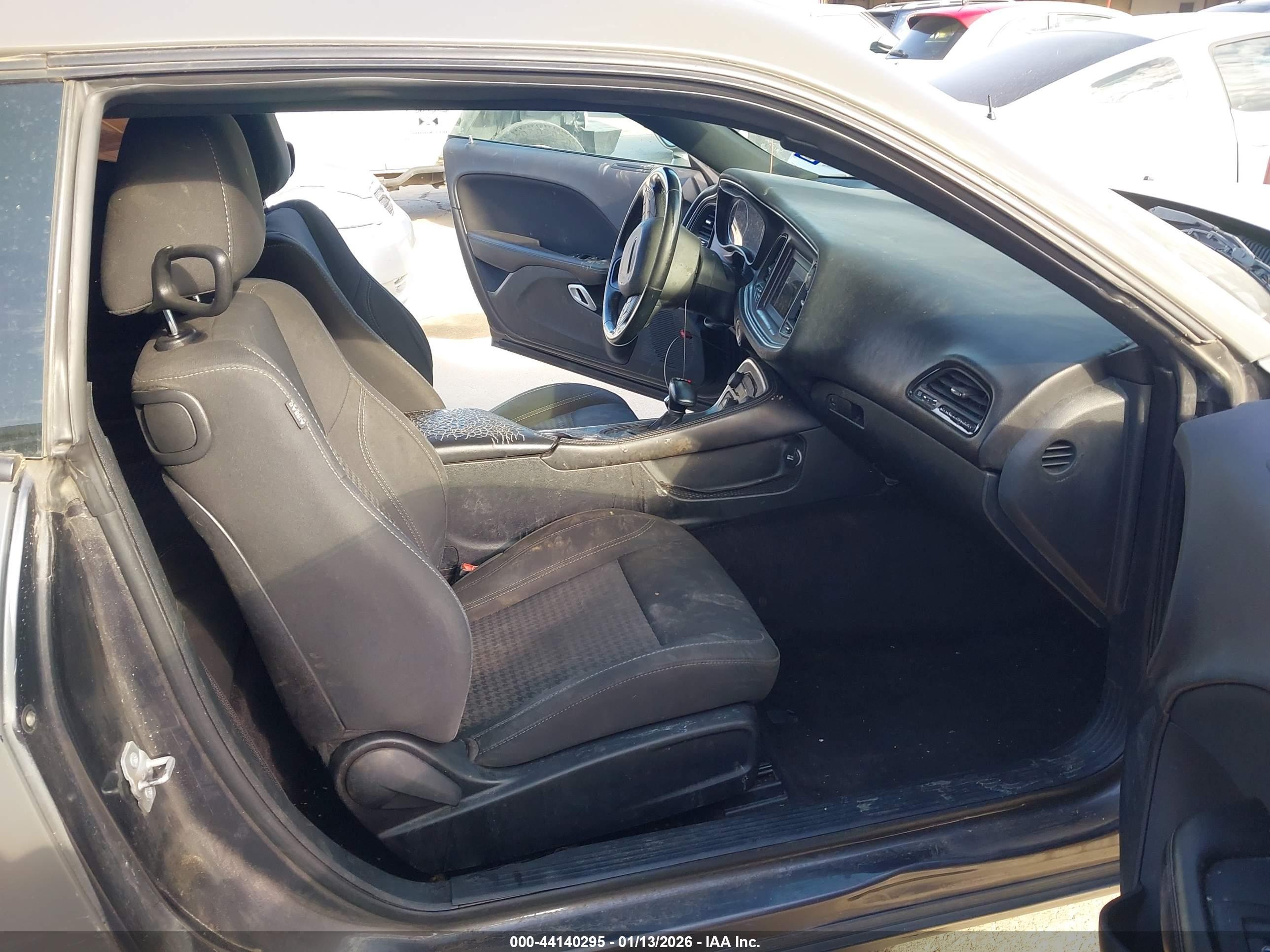 DODGE CHALLENGER image 5