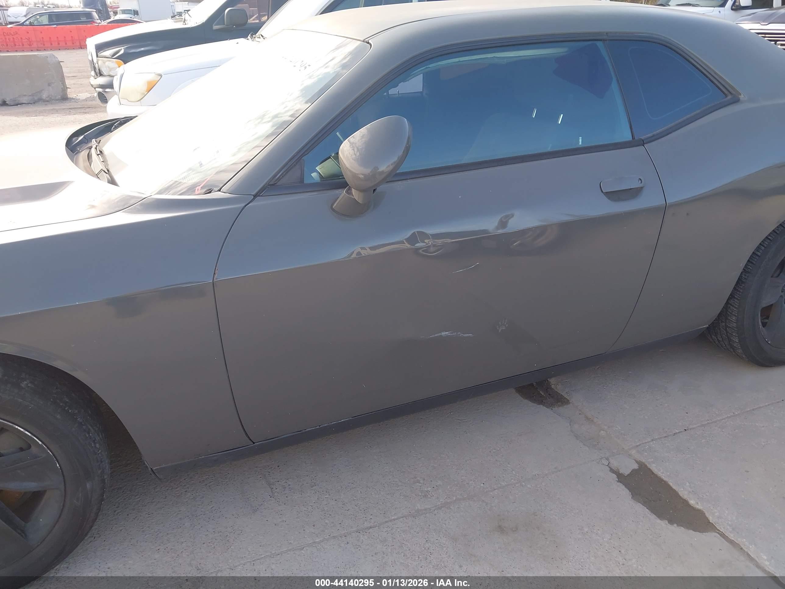 DODGE CHALLENGER image 6