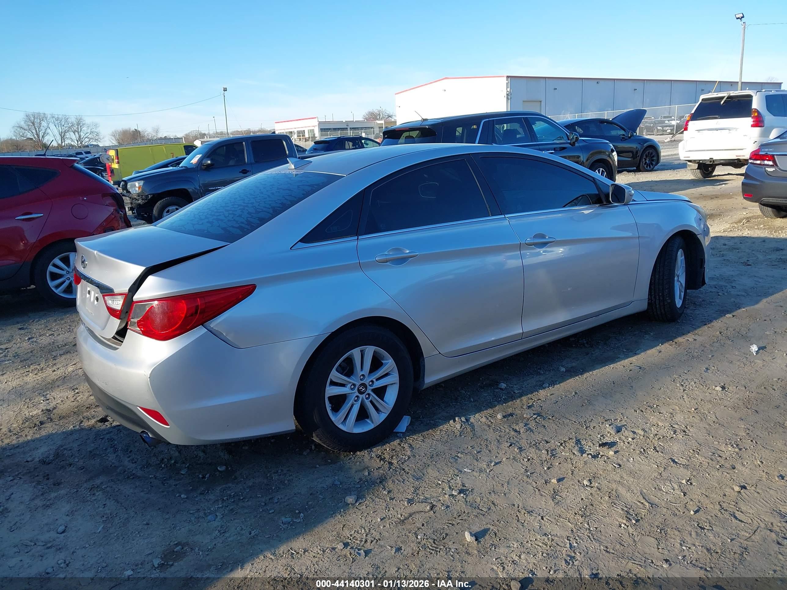 HYUNDAI SONATA image 4