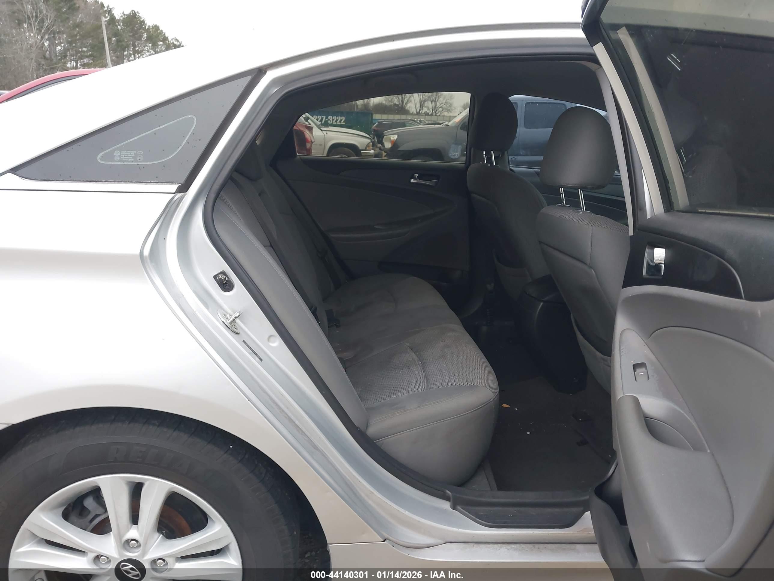 HYUNDAI SONATA image 8