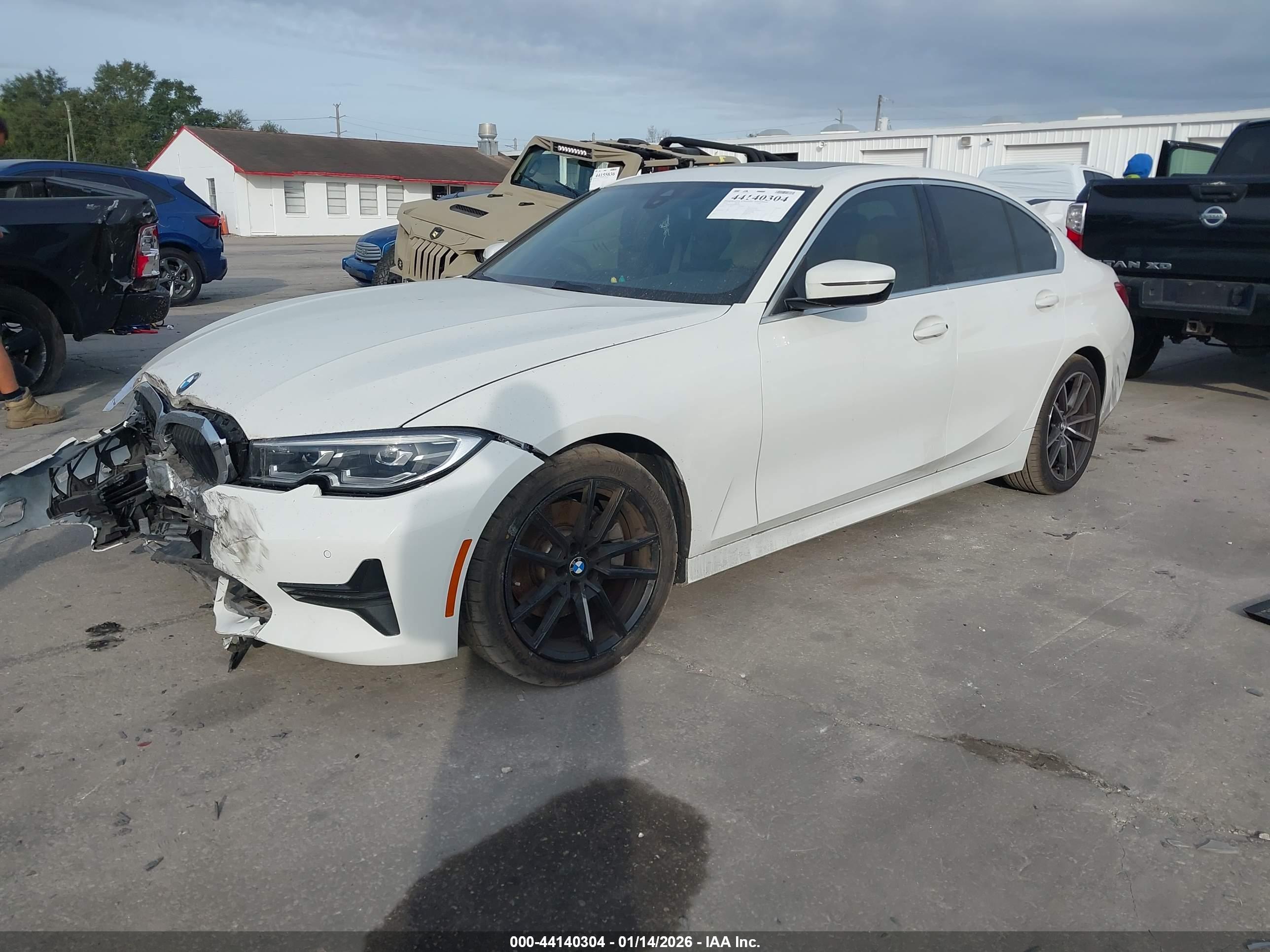 BMW 330I image 2