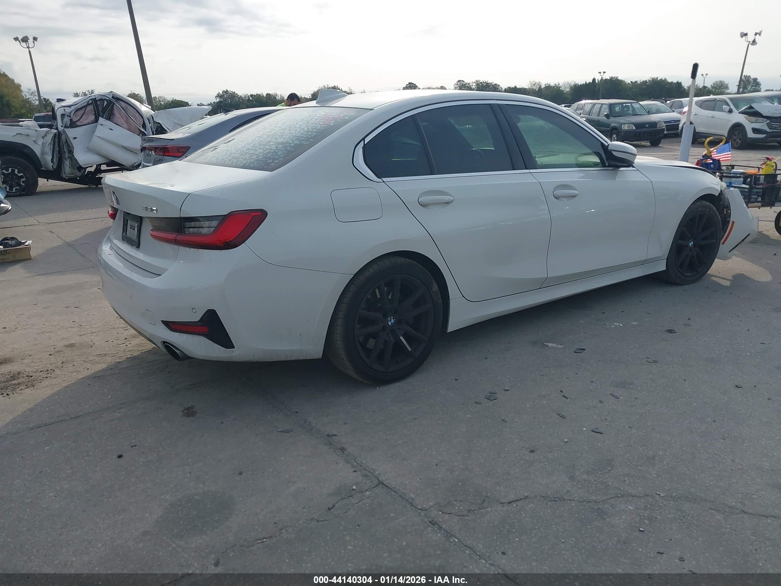 BMW 330I image 4