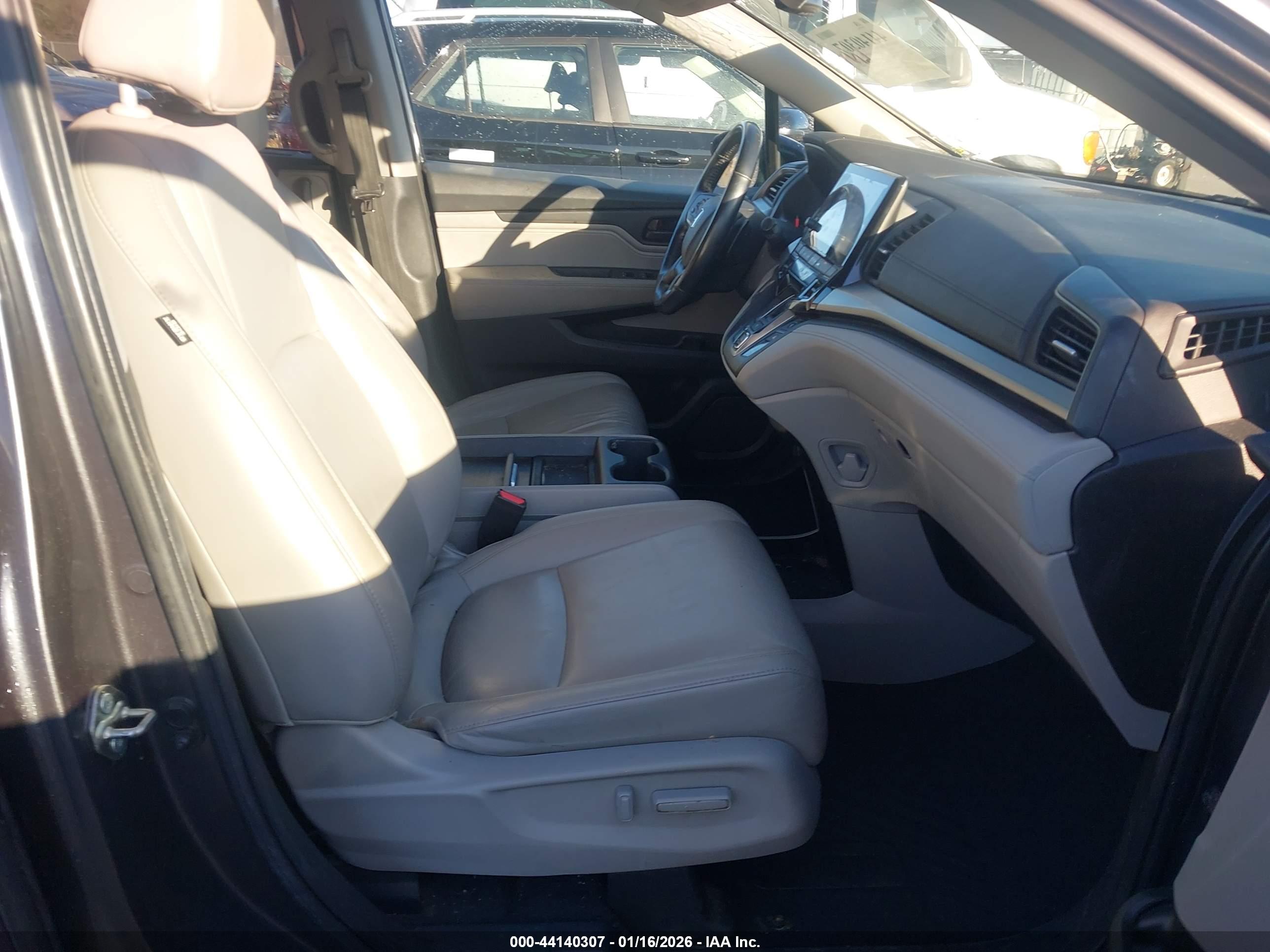 HONDA ODYSSEY image 5