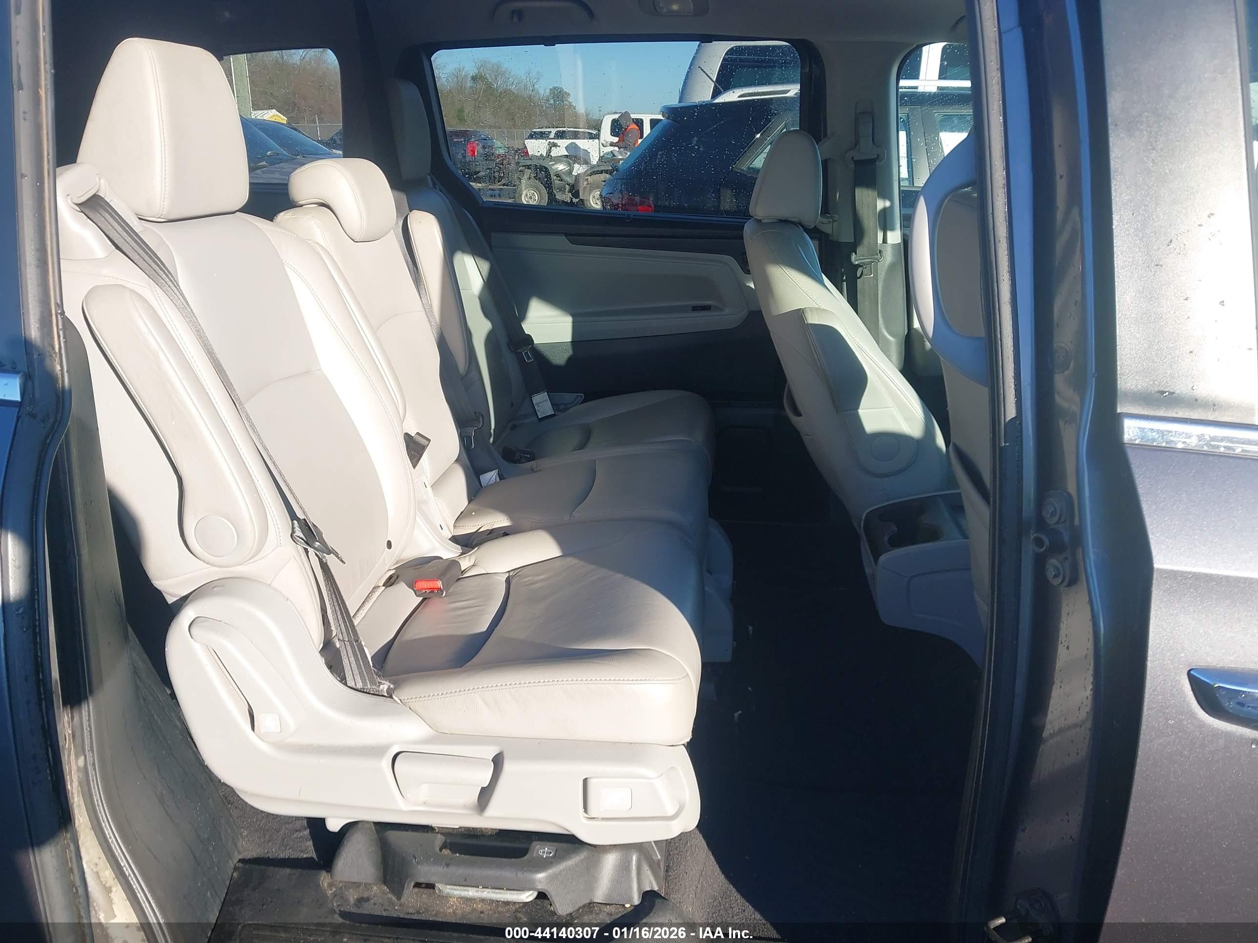 HONDA ODYSSEY image 8