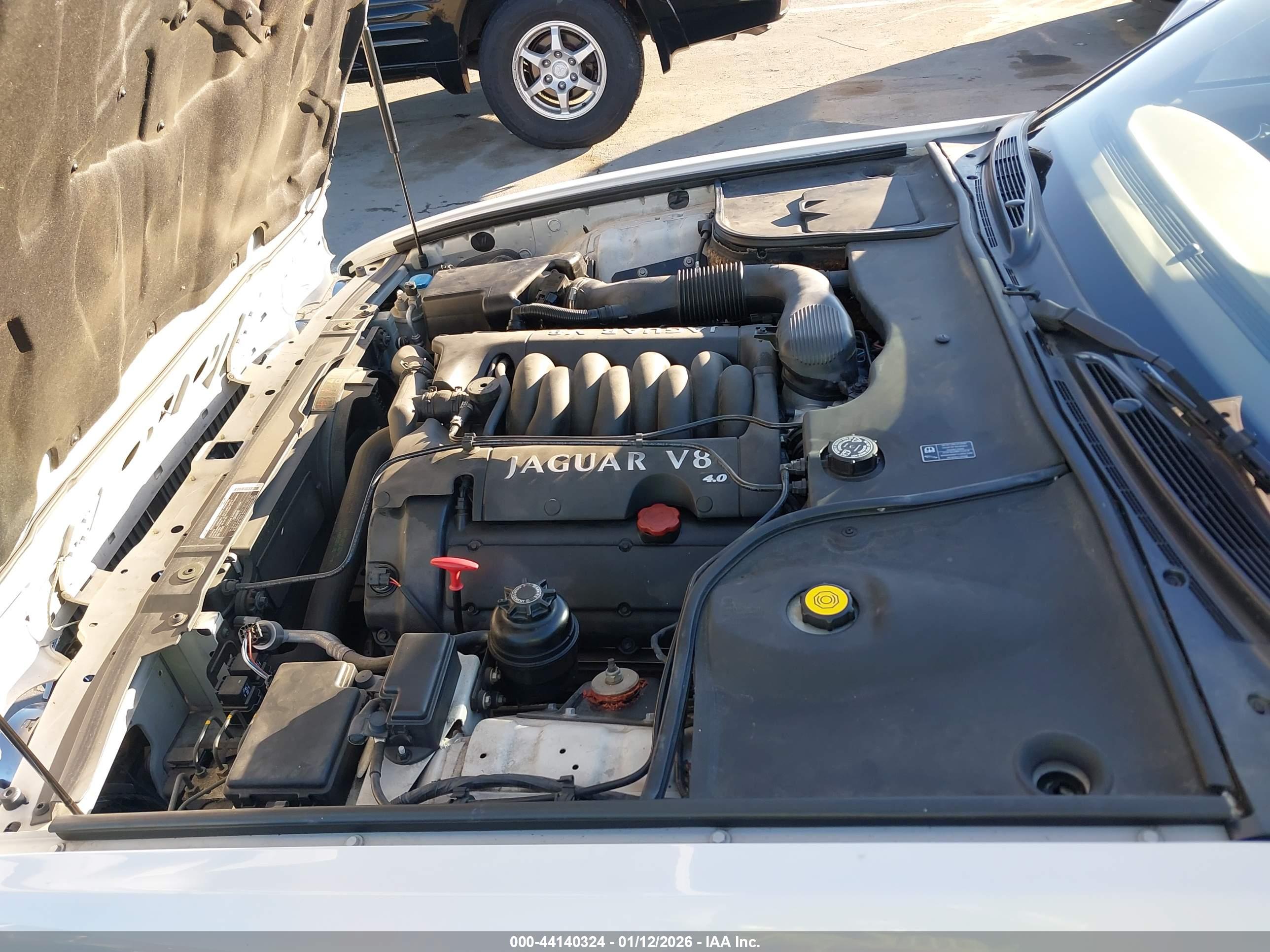 JAGUAR XJ8 image 10