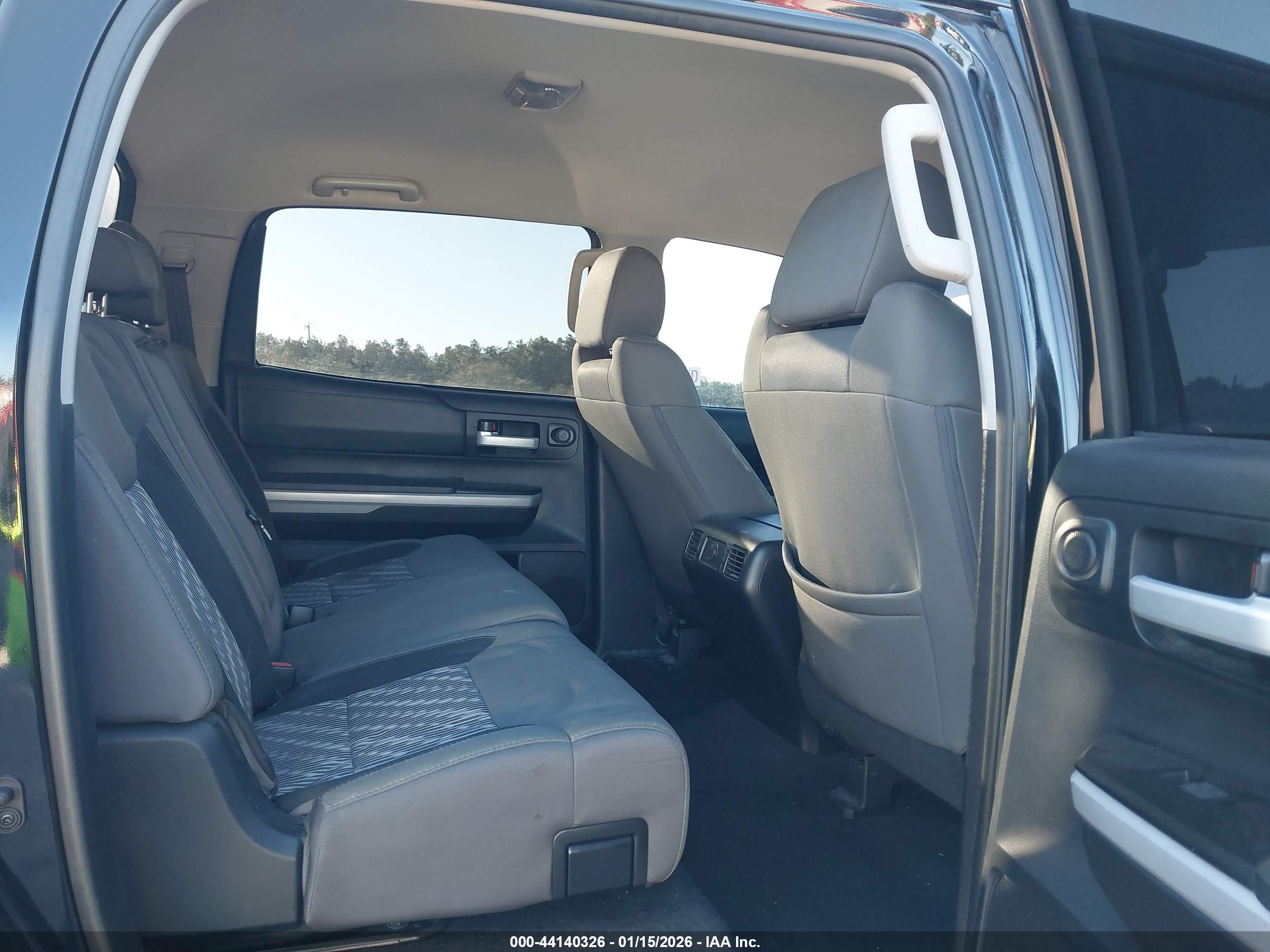 TOYOTA TUNDRA image 8