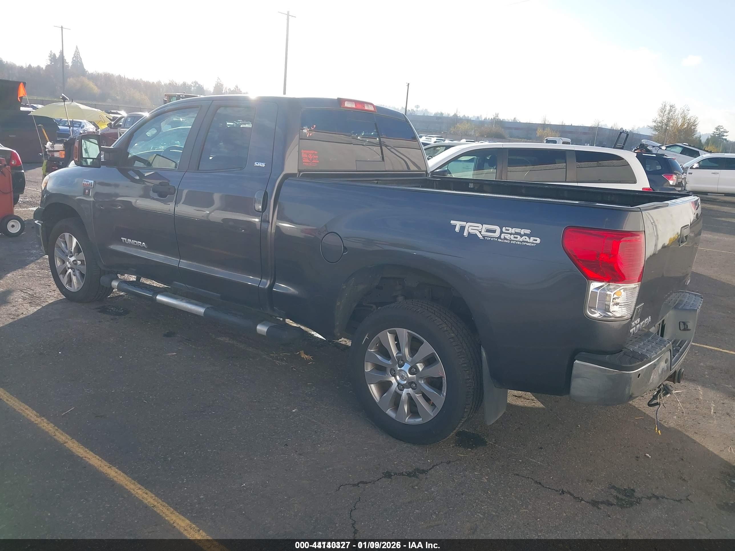 TOYOTA TUNDRA image 3