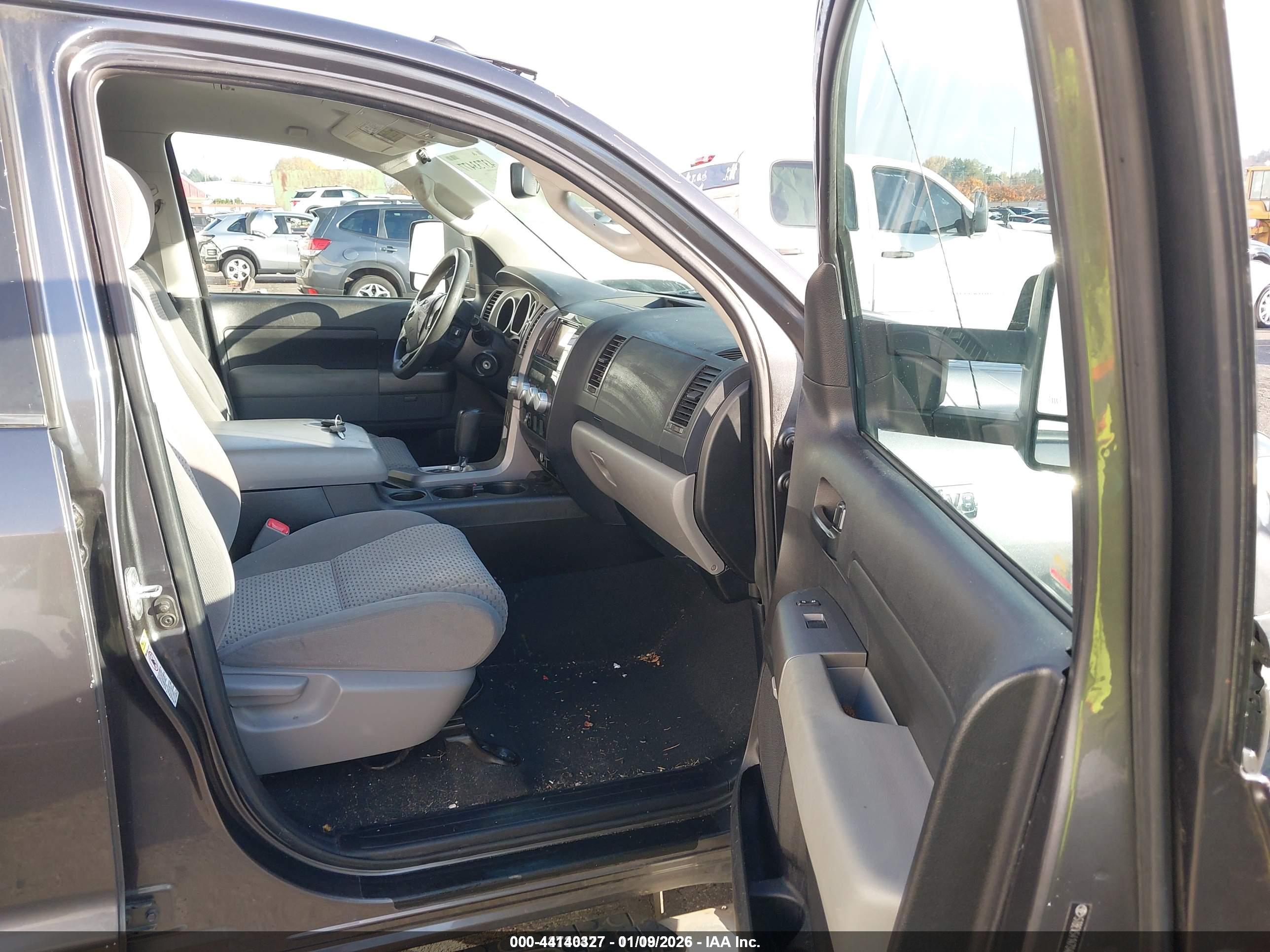 TOYOTA TUNDRA image 5
