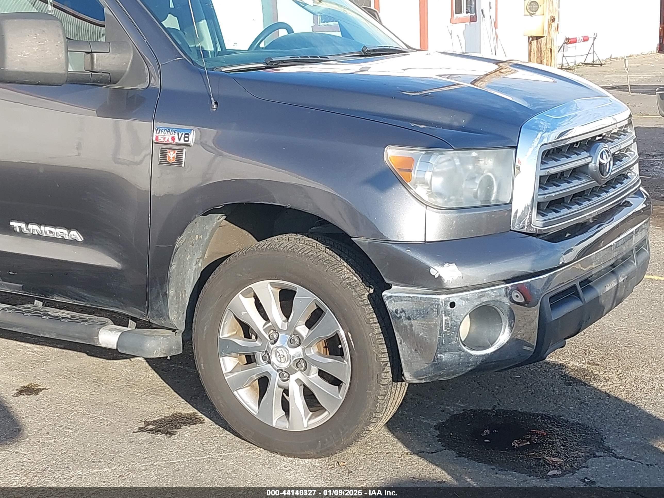 TOYOTA TUNDRA image 6