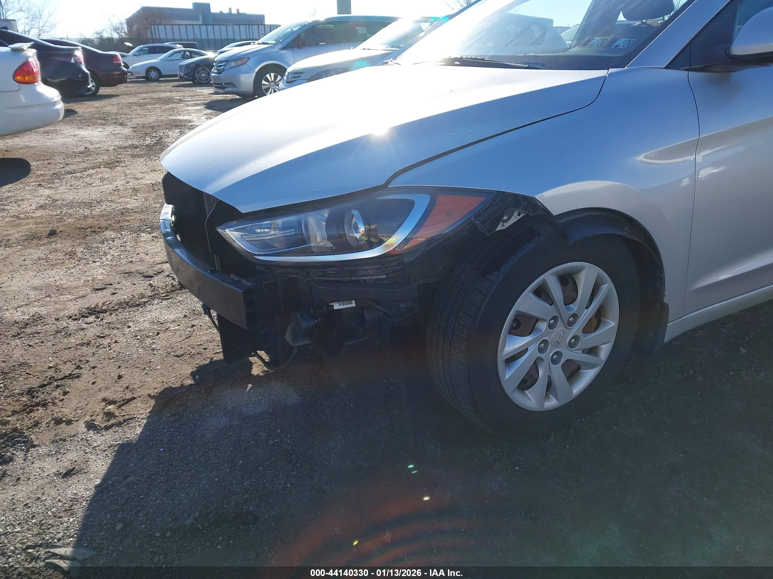 HYUNDAI ELANTRA image 6