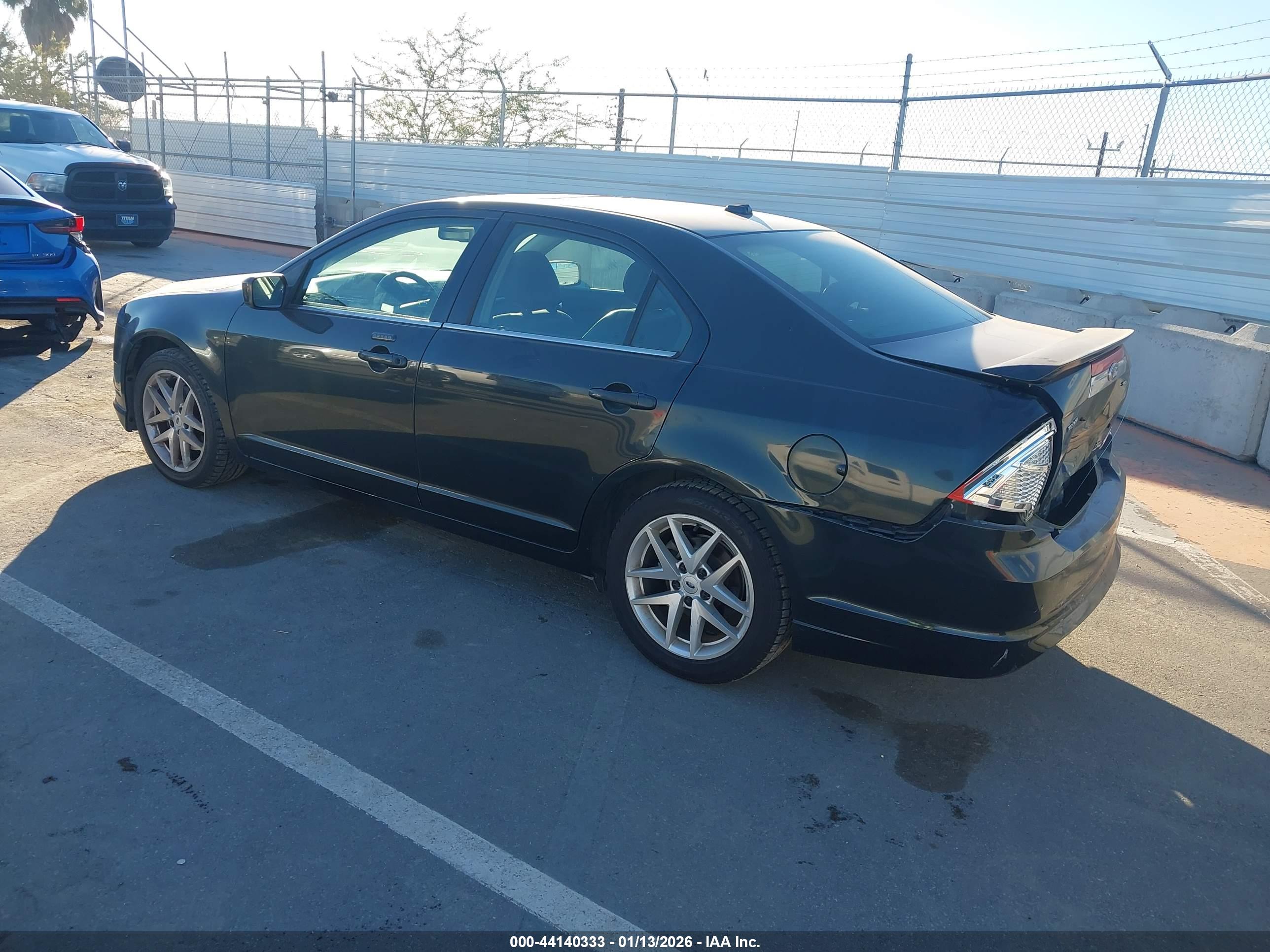 FORD FUSION image 3