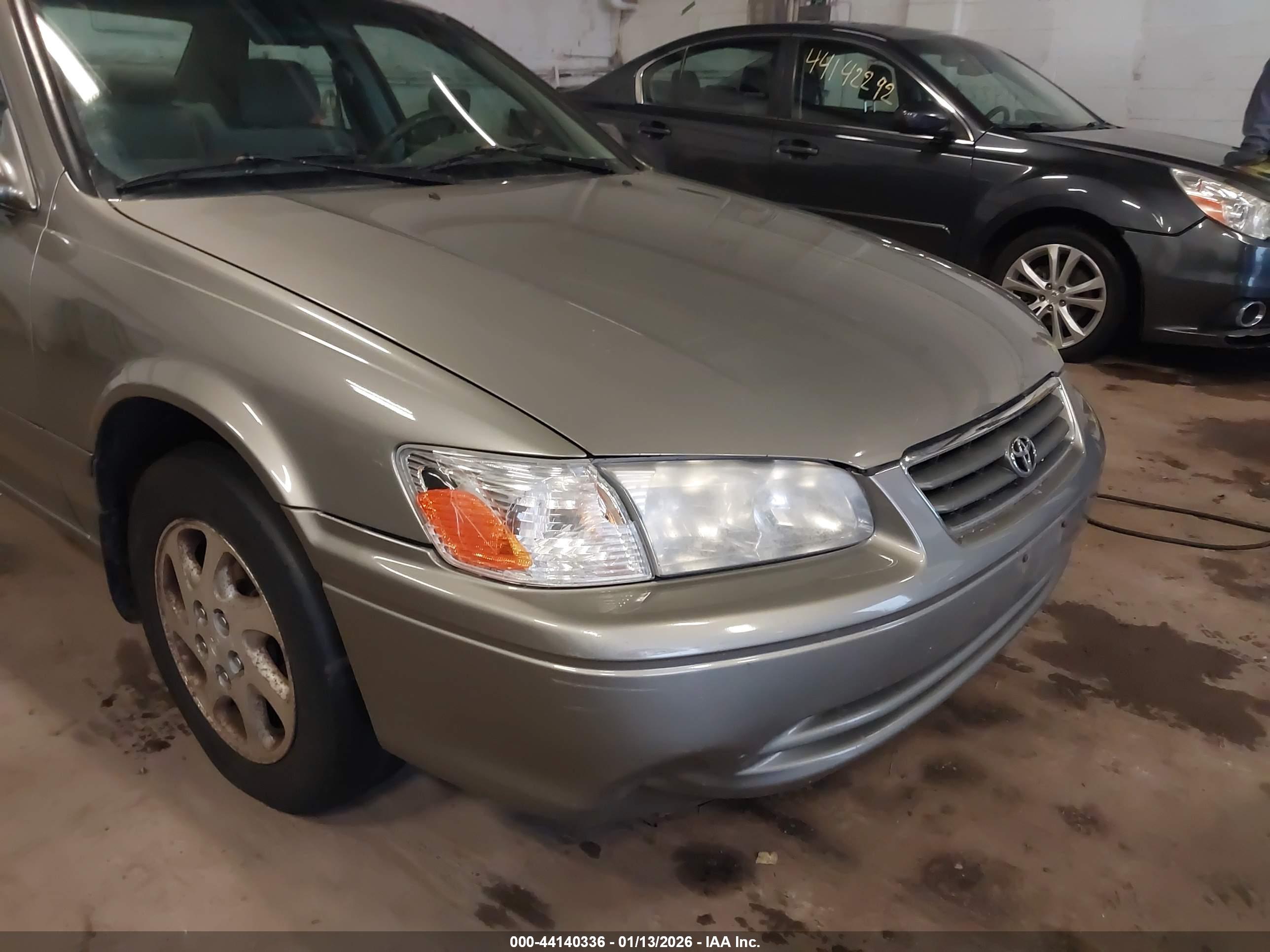 TOYOTA CAMRY image 6