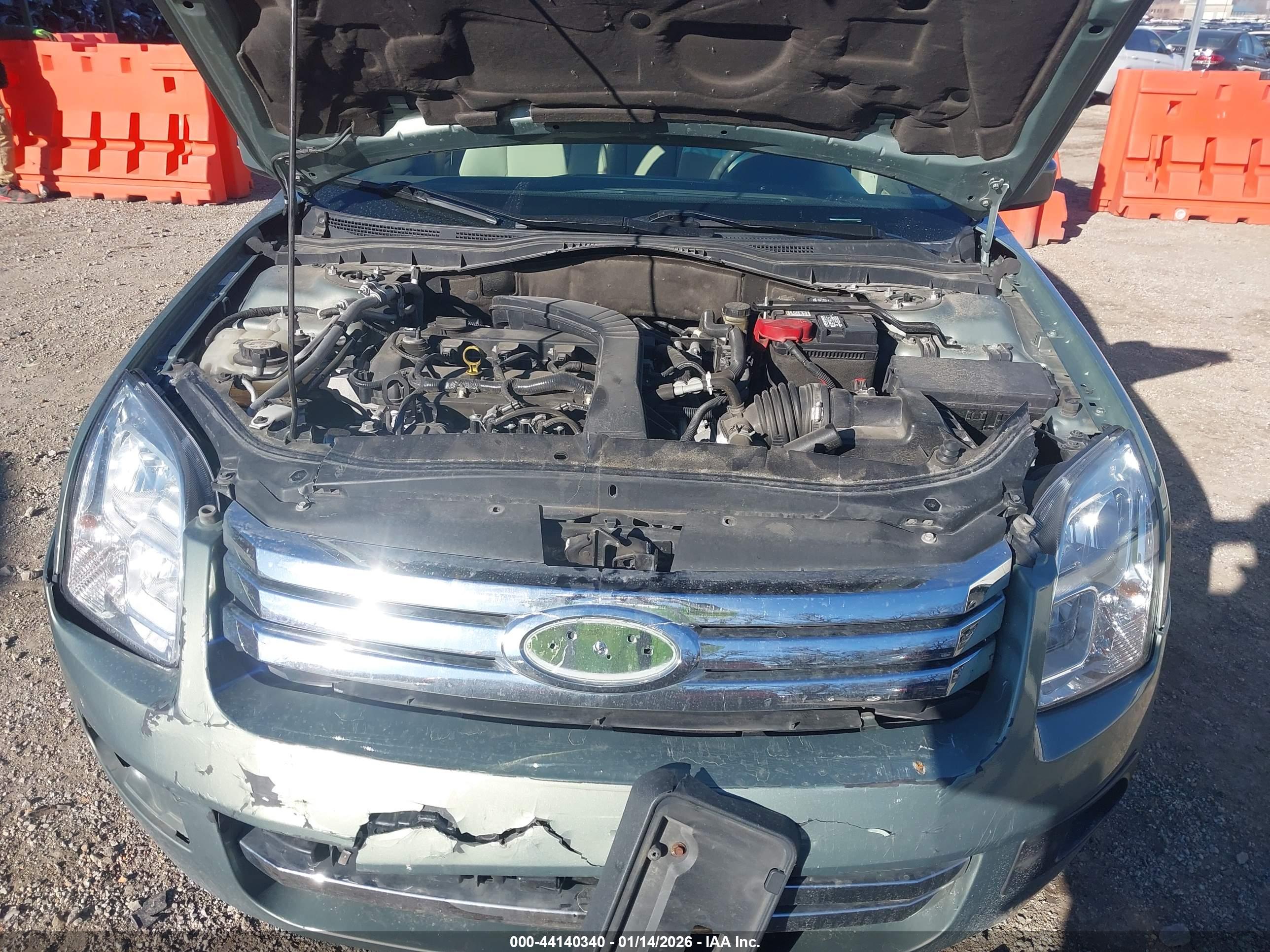FORD FUSION image 10