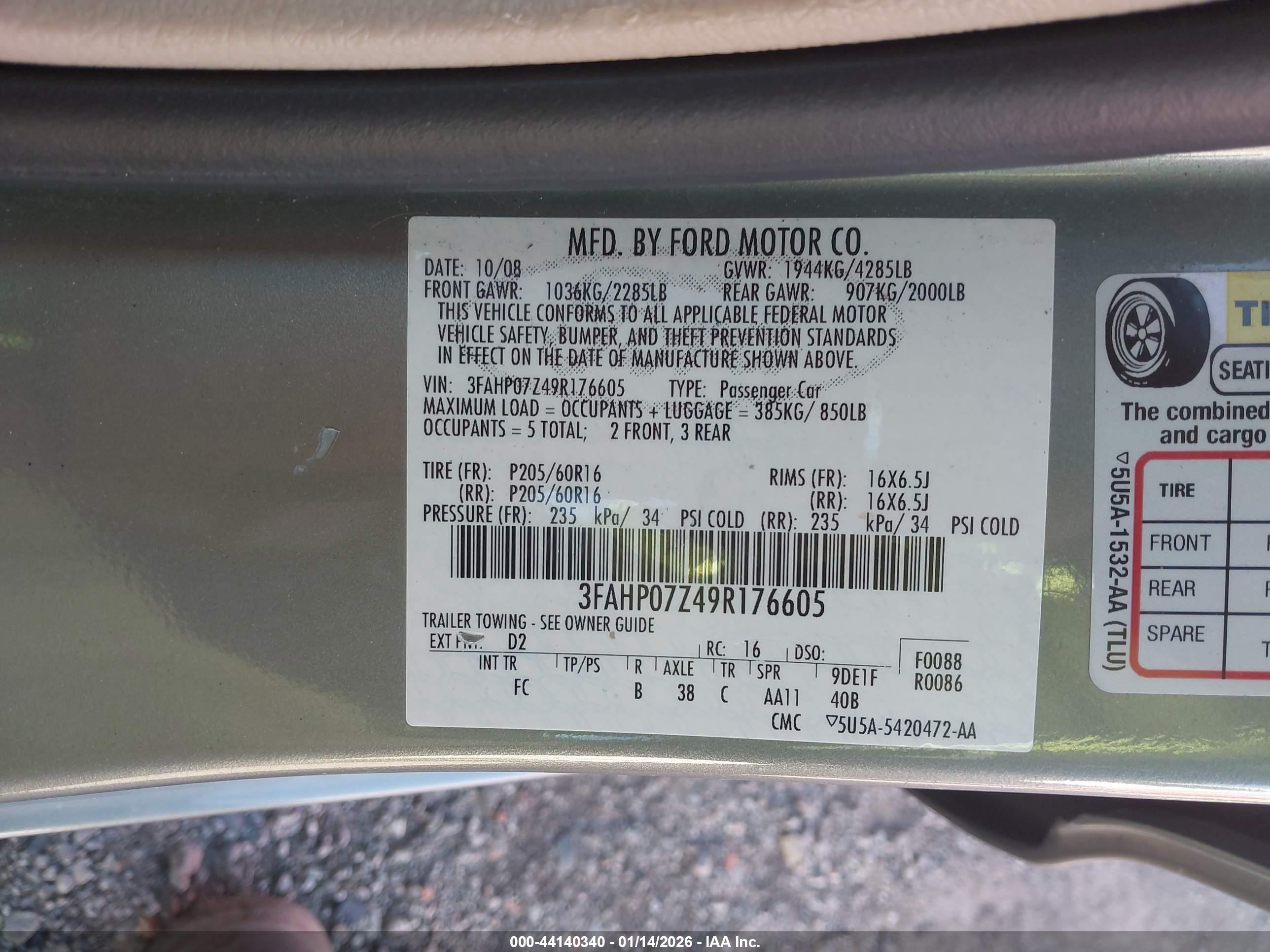 FORD FUSION image 9