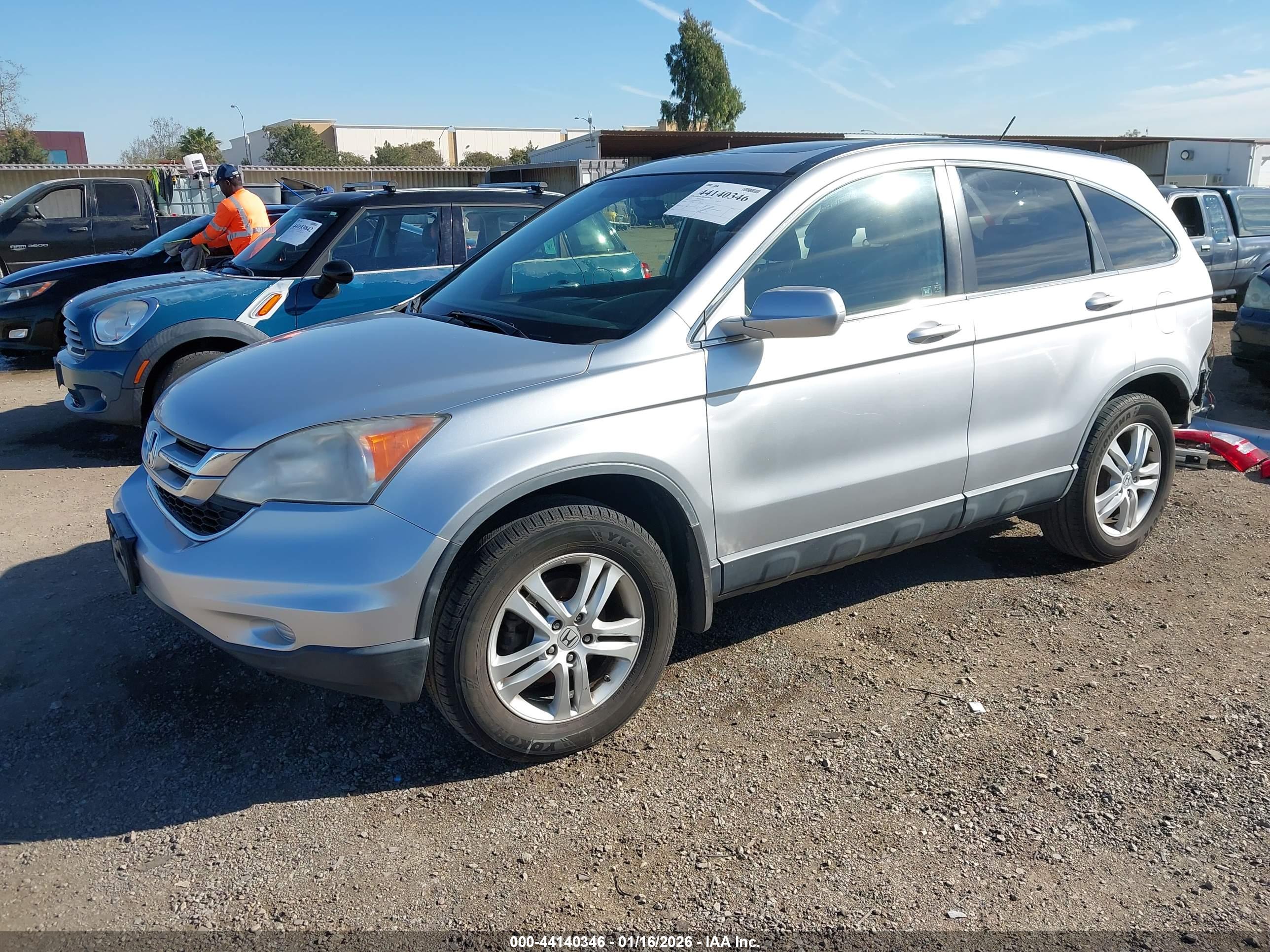 HONDA CR-V image 2