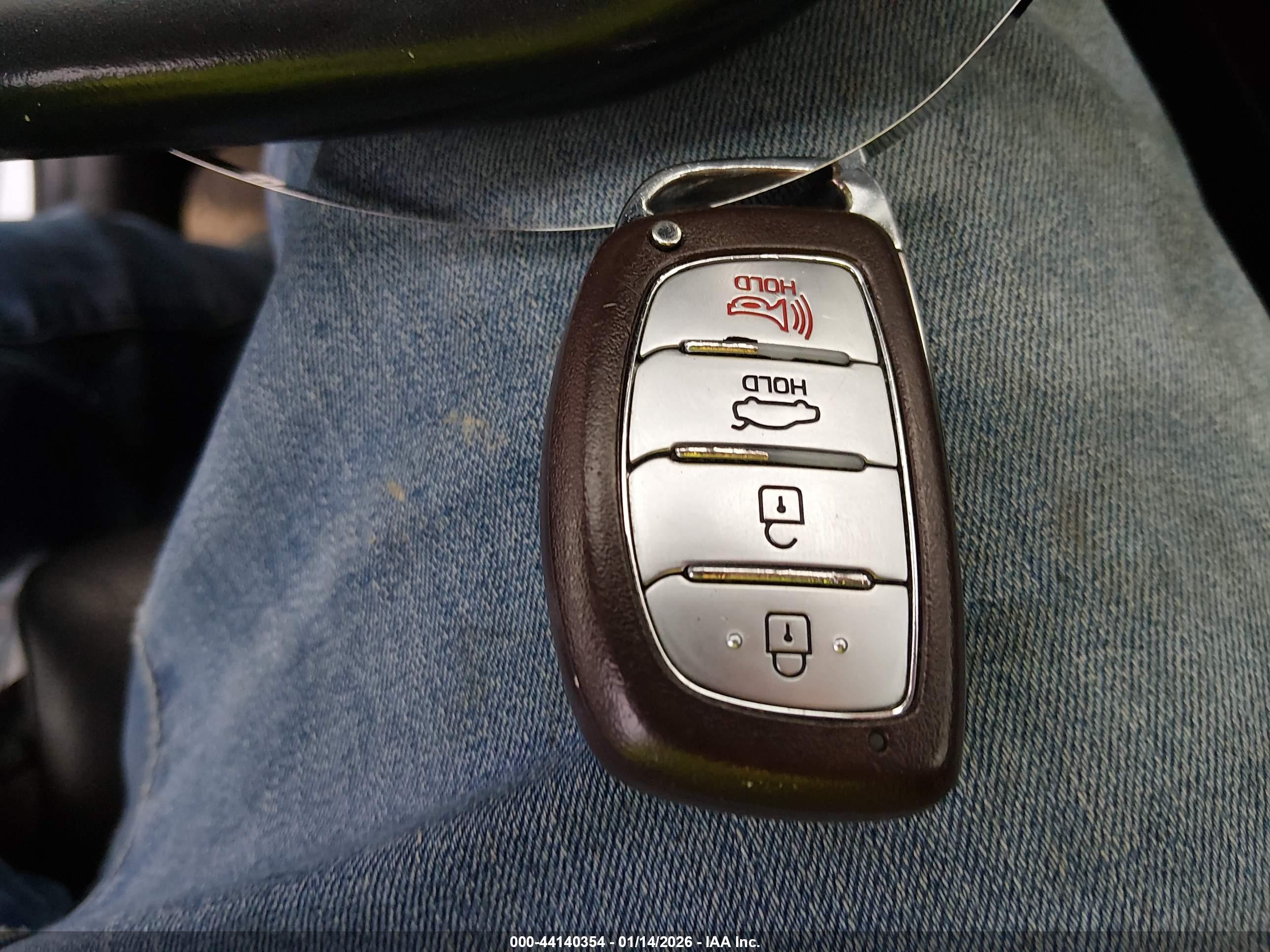HYUNDAI ELANTRA image 11