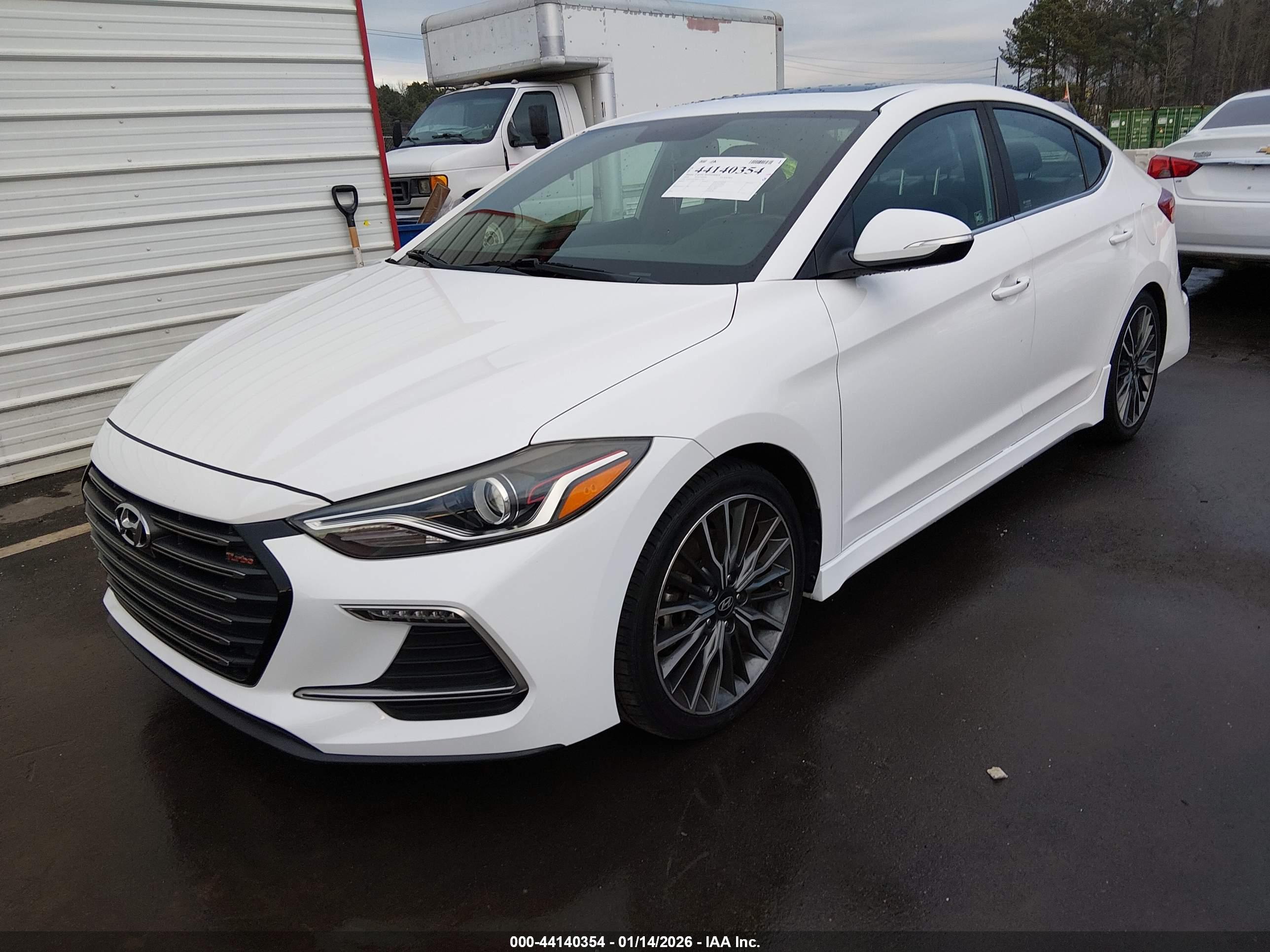 HYUNDAI ELANTRA image 2