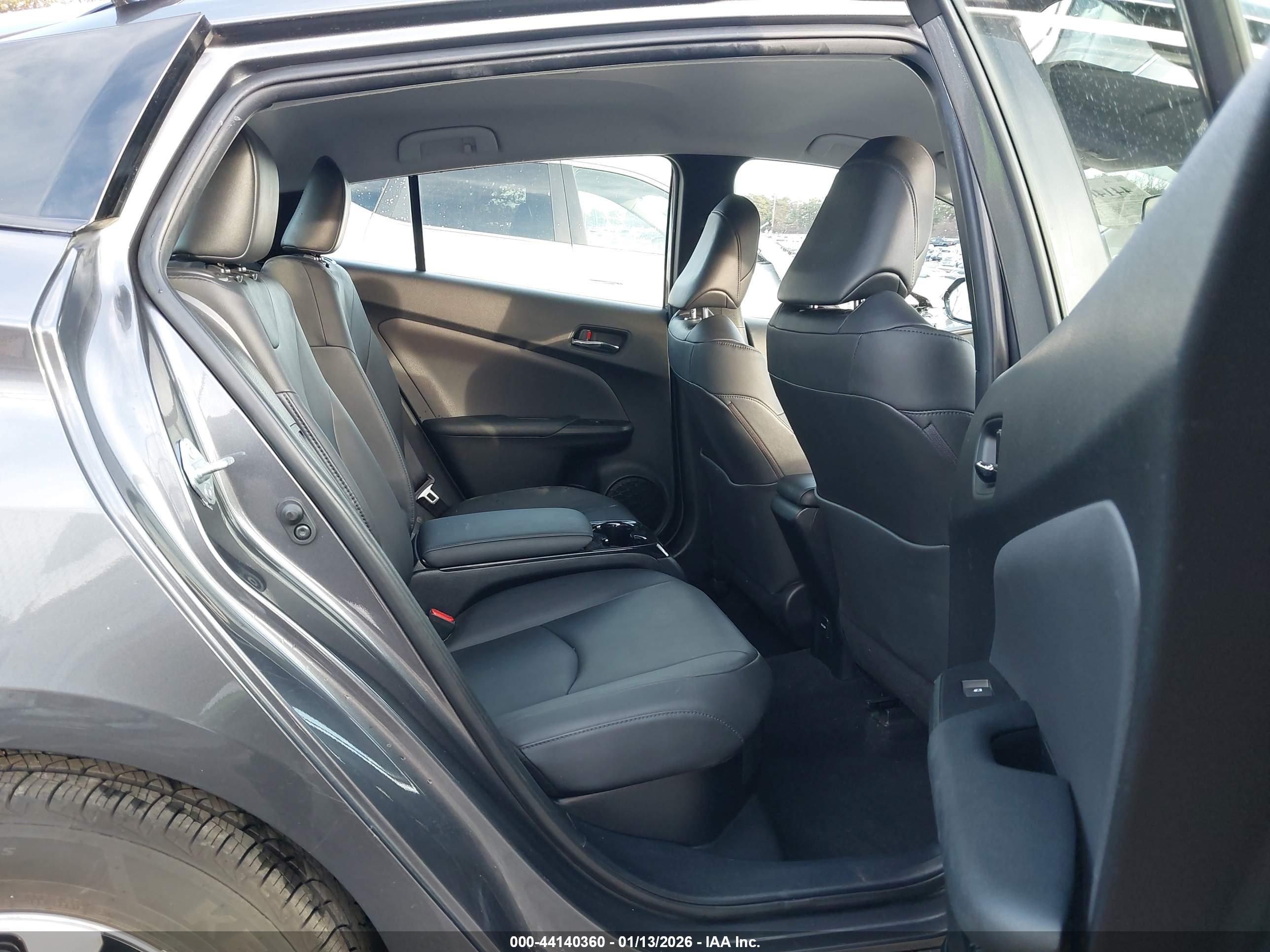 TOYOTA PRIUS image 8