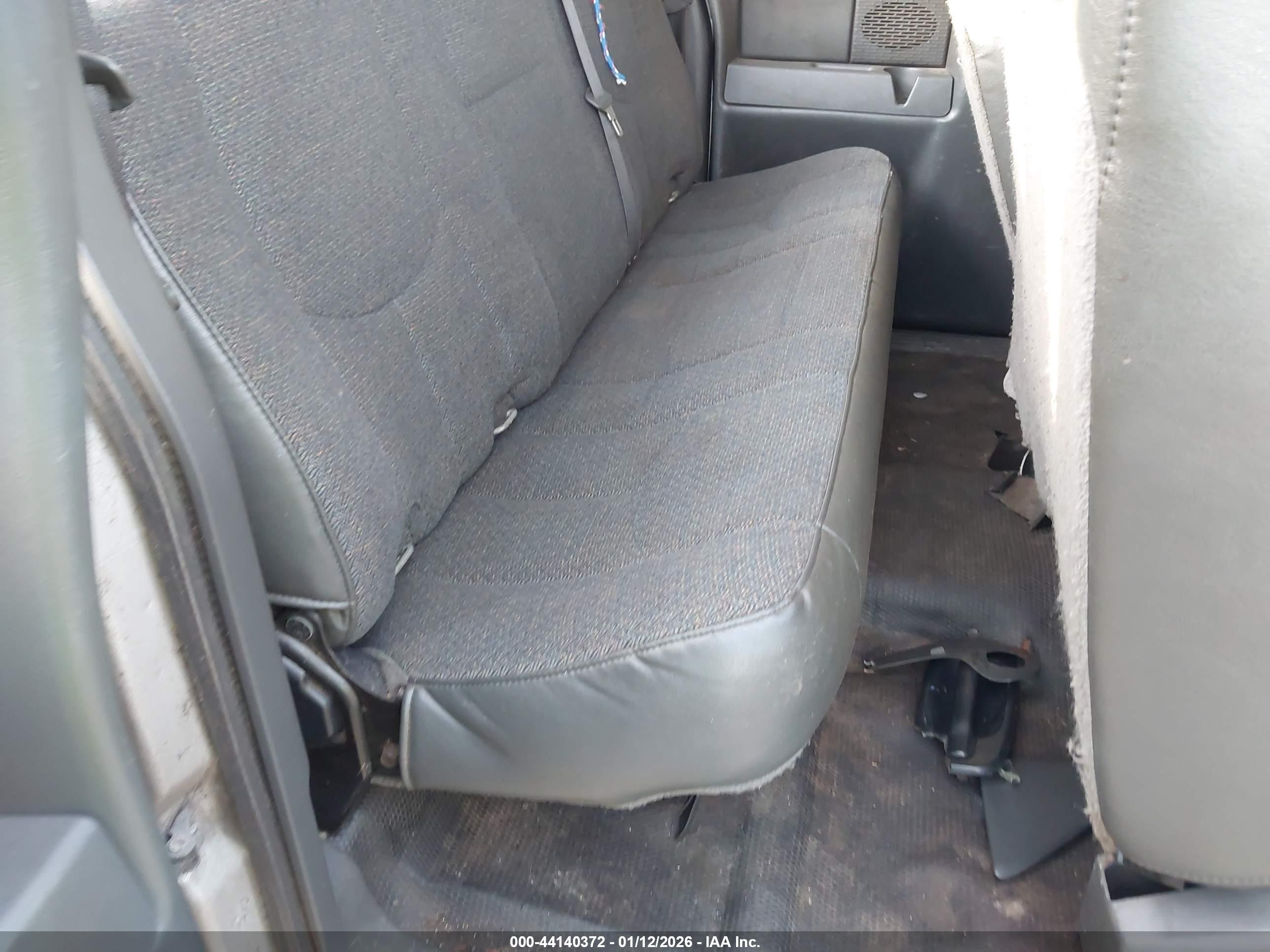 CHEVROLET SILVERADO image 8