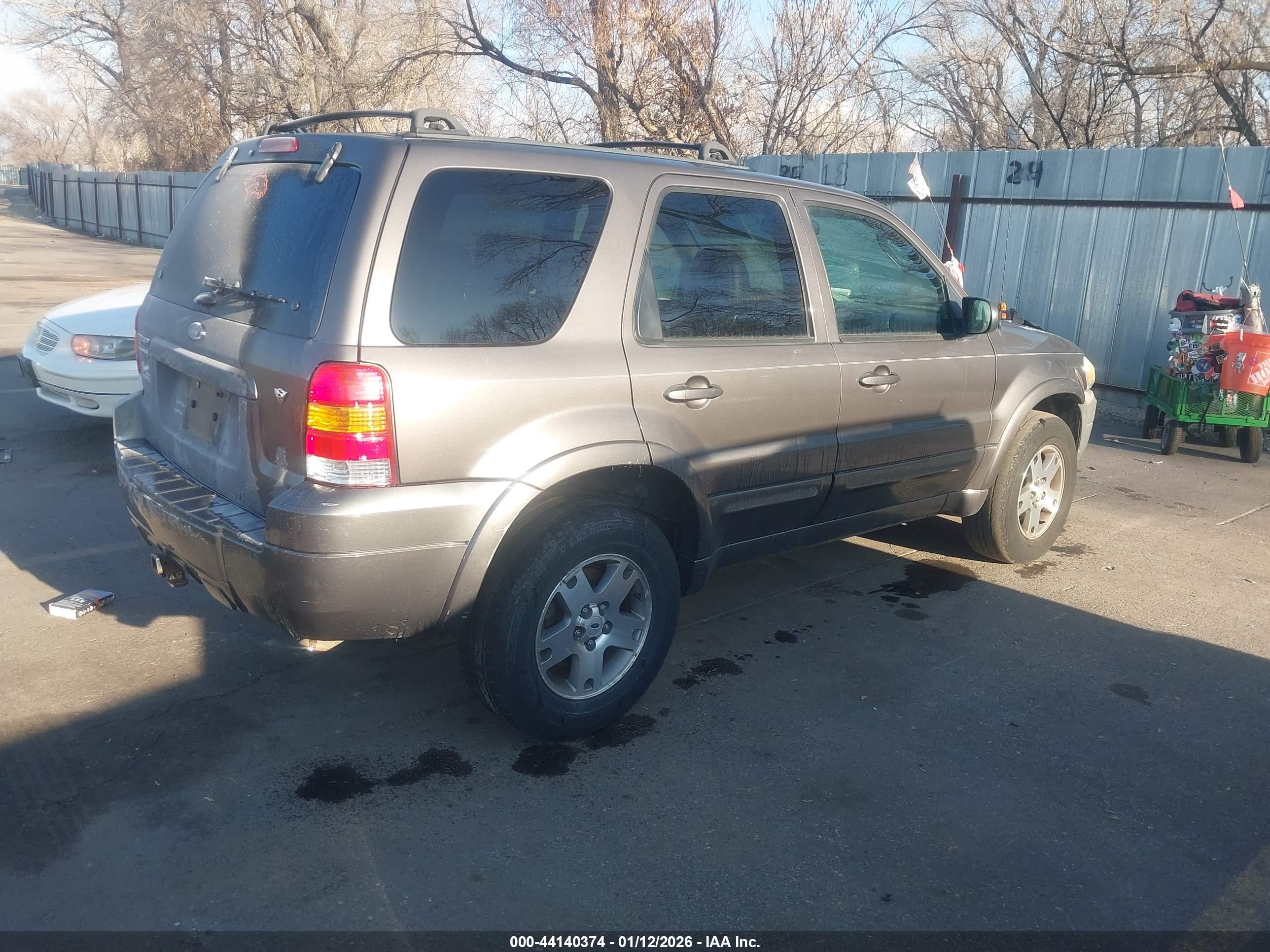 FORD ESCAPE image 4