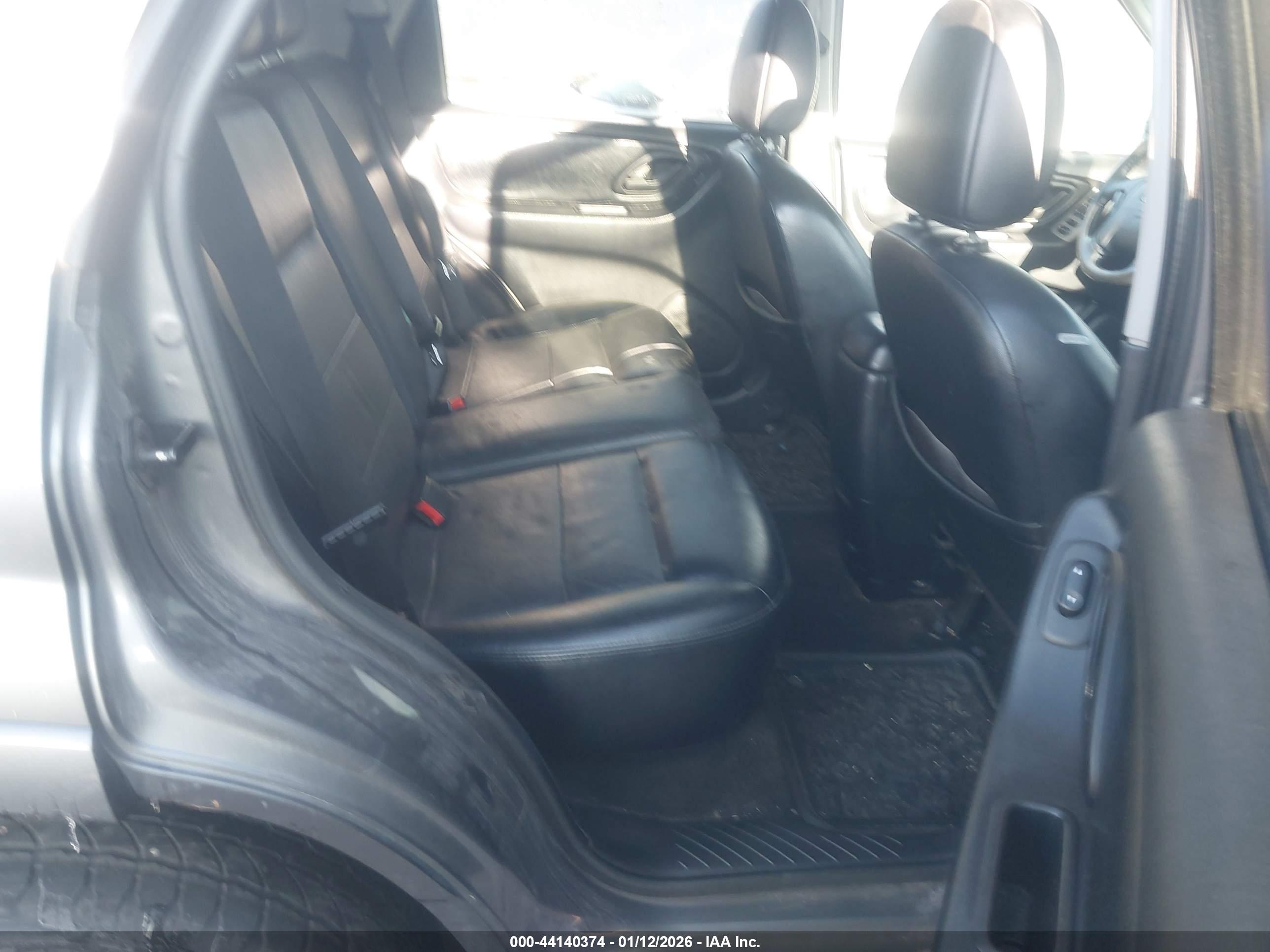 FORD ESCAPE image 8