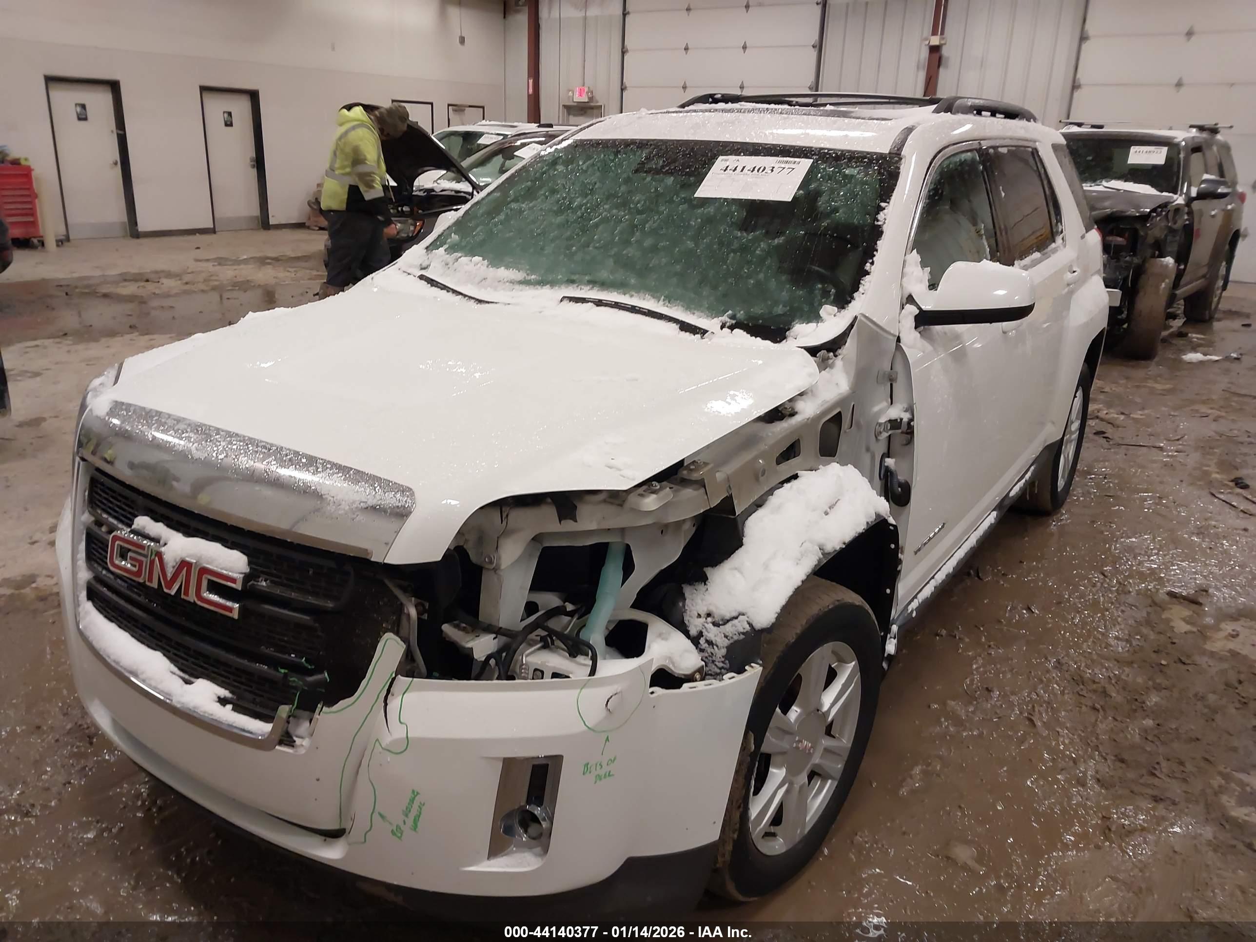 GMC TERRAIN image 2
