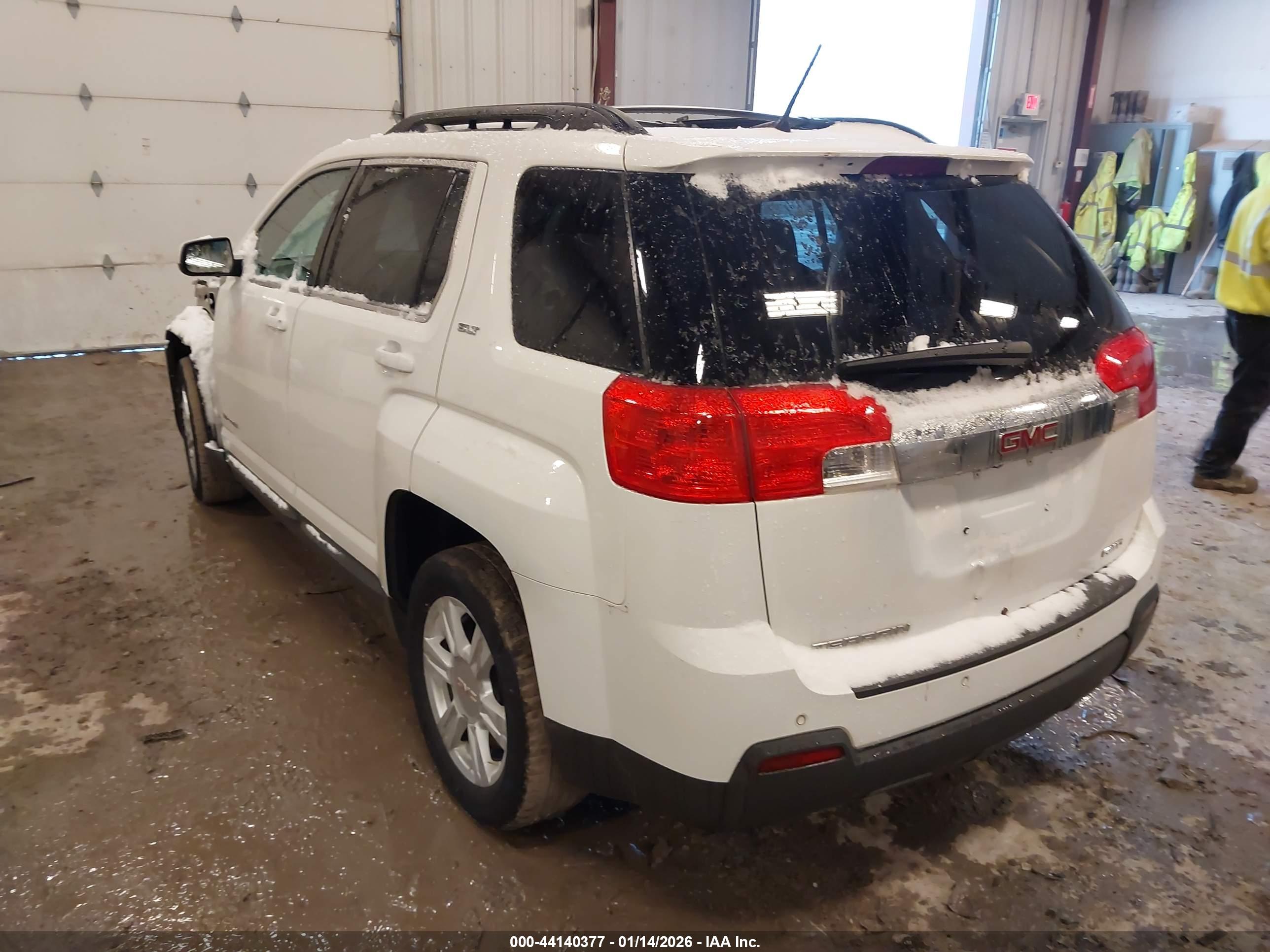 GMC TERRAIN image 3