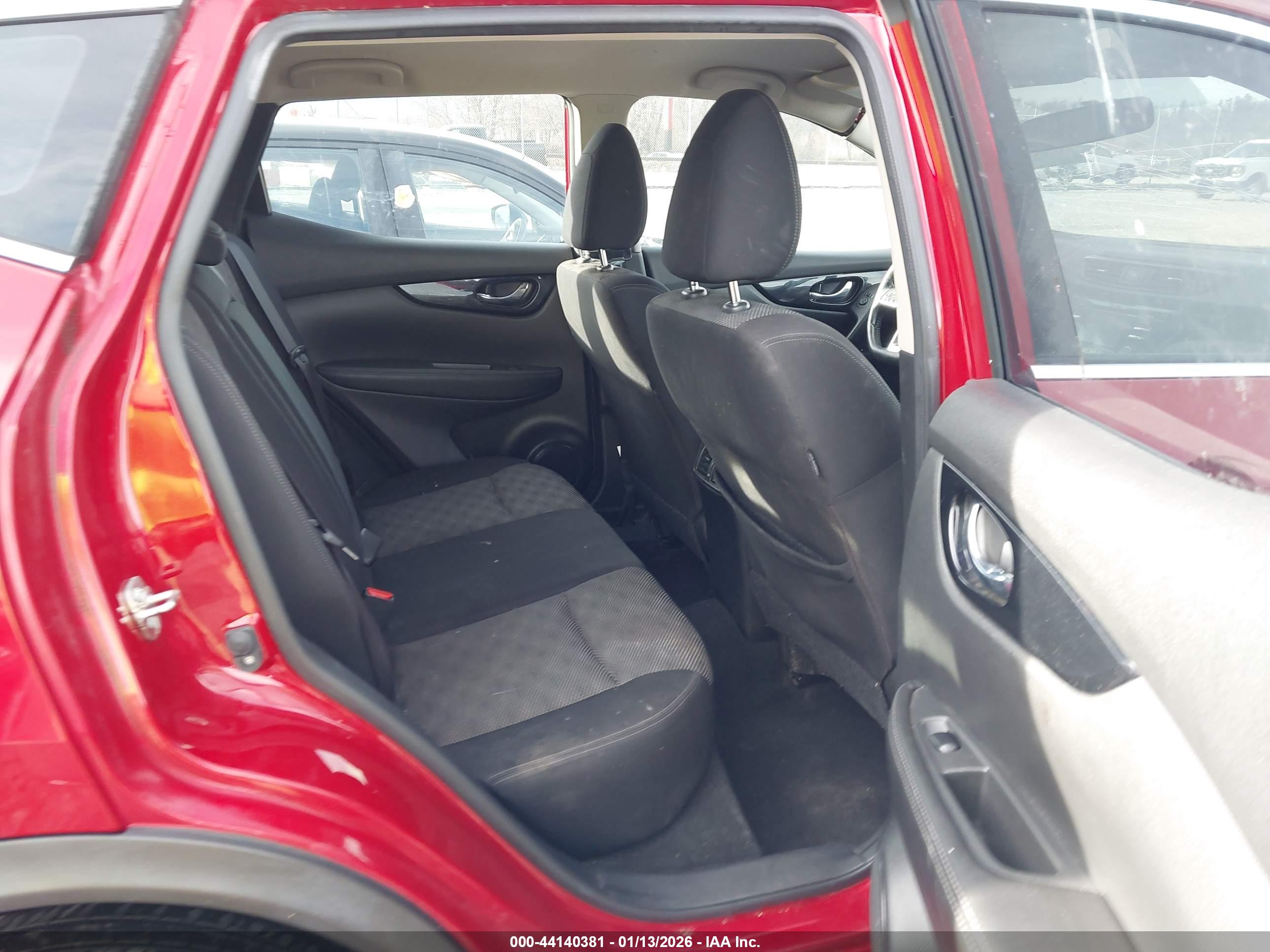 NISSAN ROGUE image 8