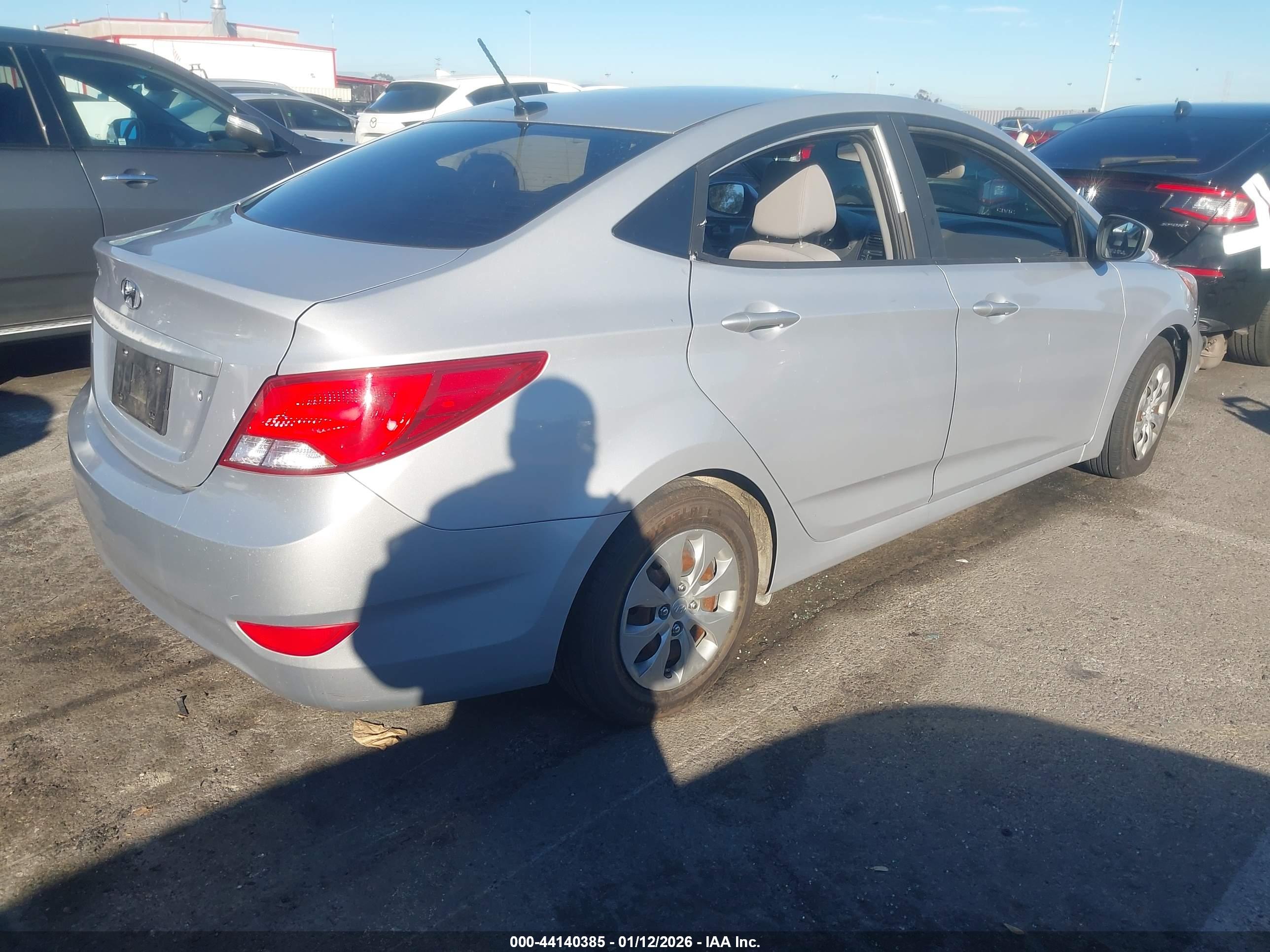 HYUNDAI ACCENT image 4