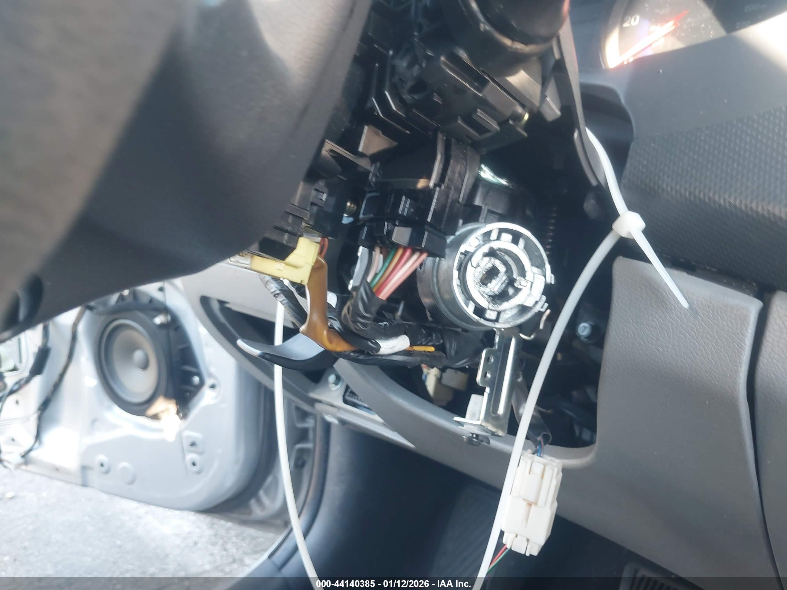 HYUNDAI ACCENT image 6