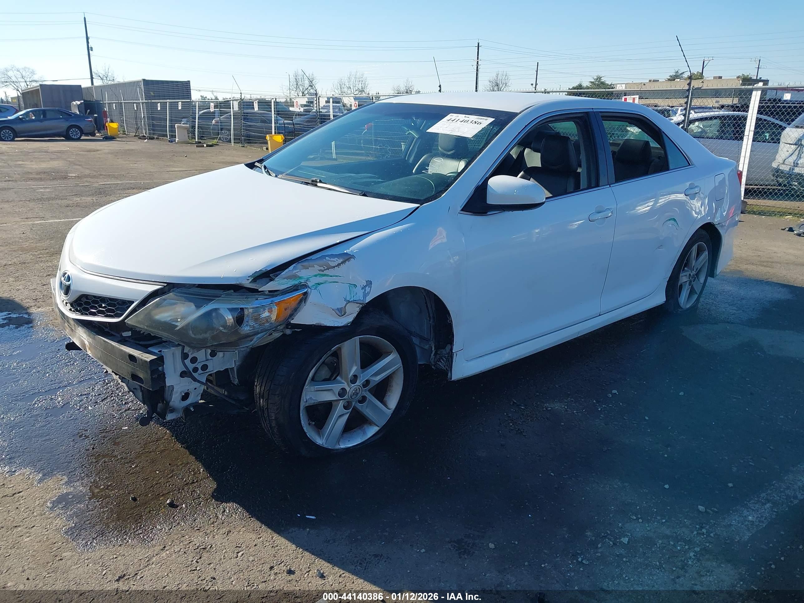 TOYOTA CAMRY image 2