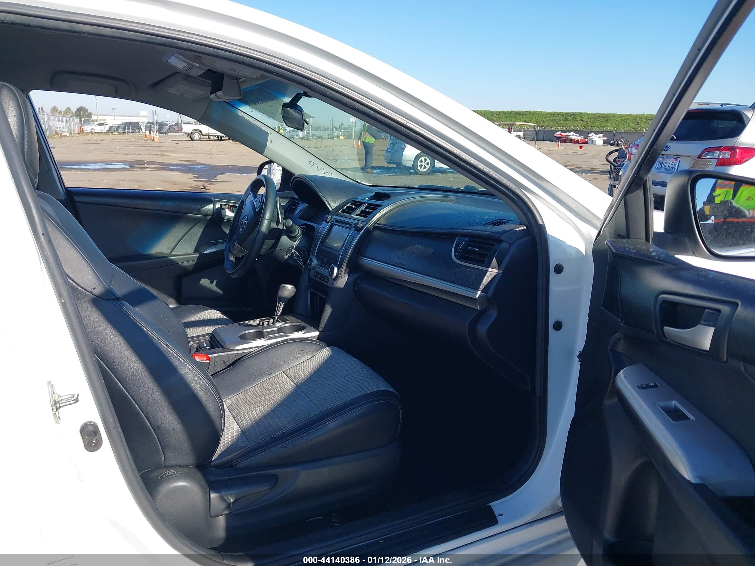 TOYOTA CAMRY image 5
