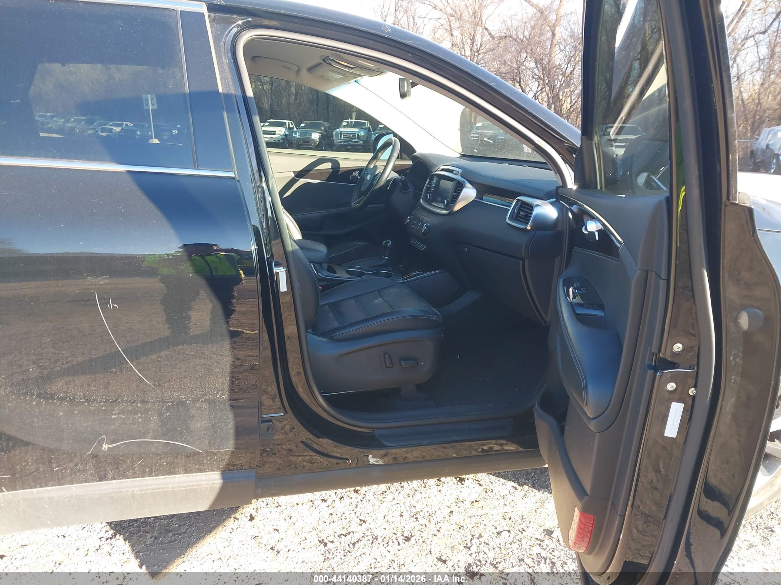 KIA SORENTO image 5