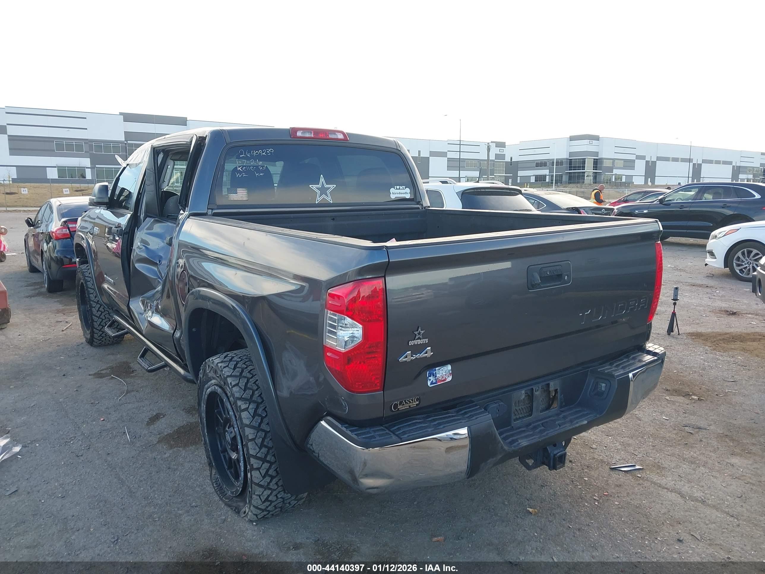 TOYOTA TUNDRA image 3