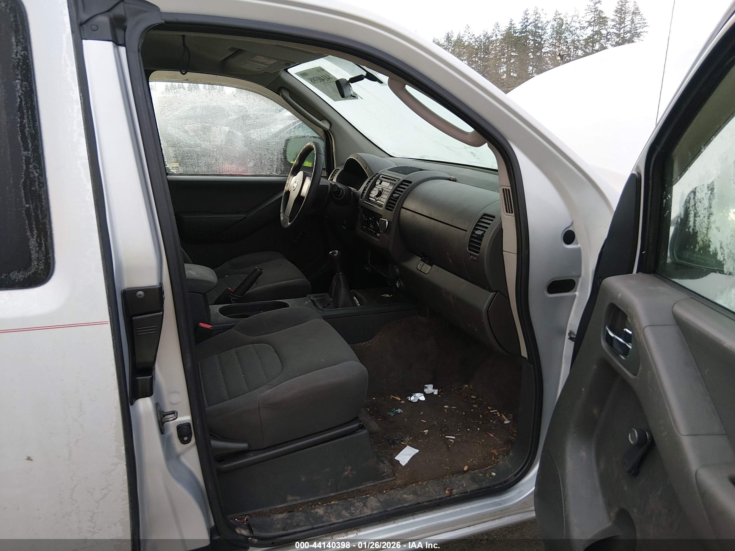 NISSAN FRONTIER image 5