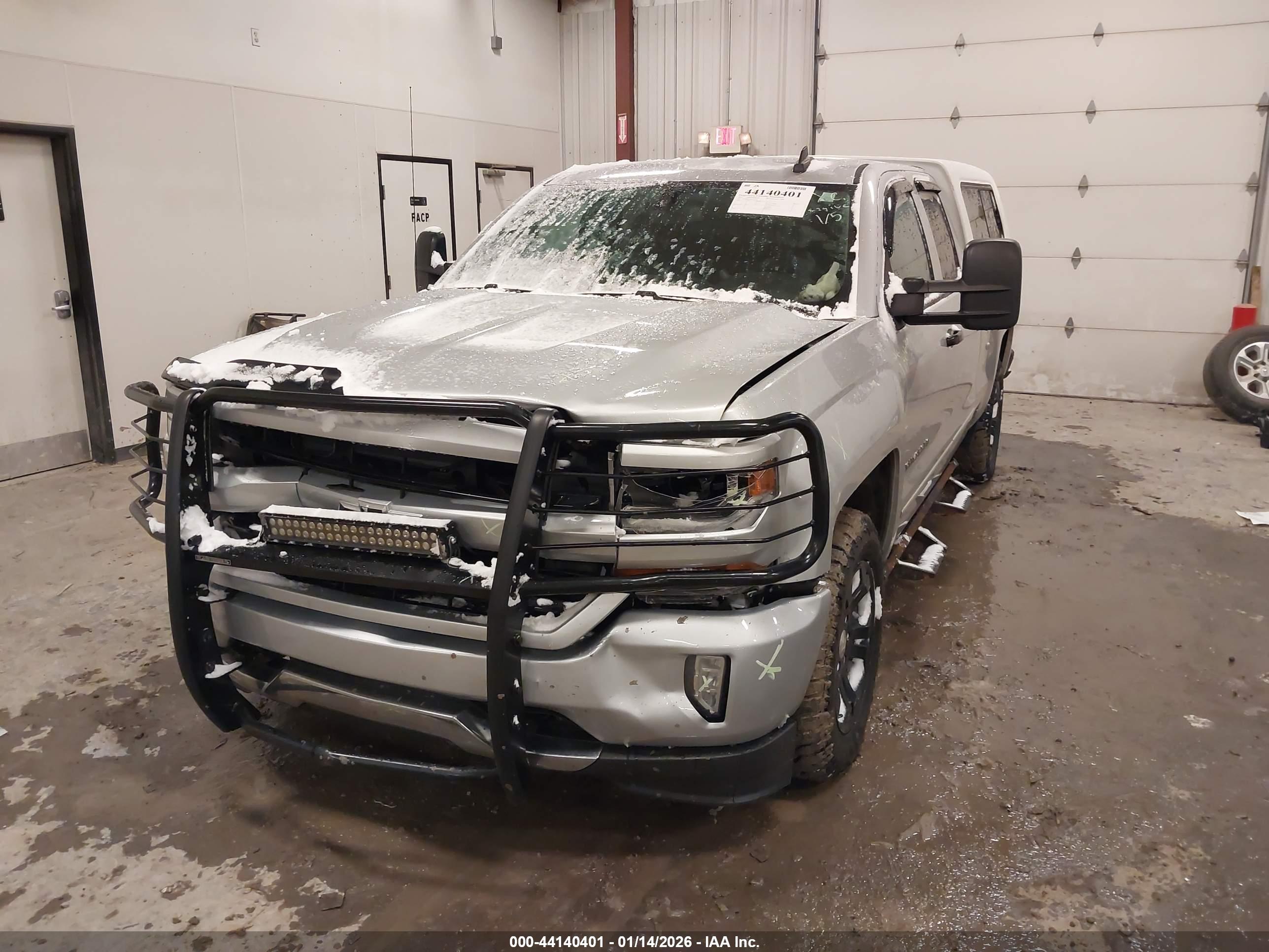 CHEVROLET SILVERADO image 6