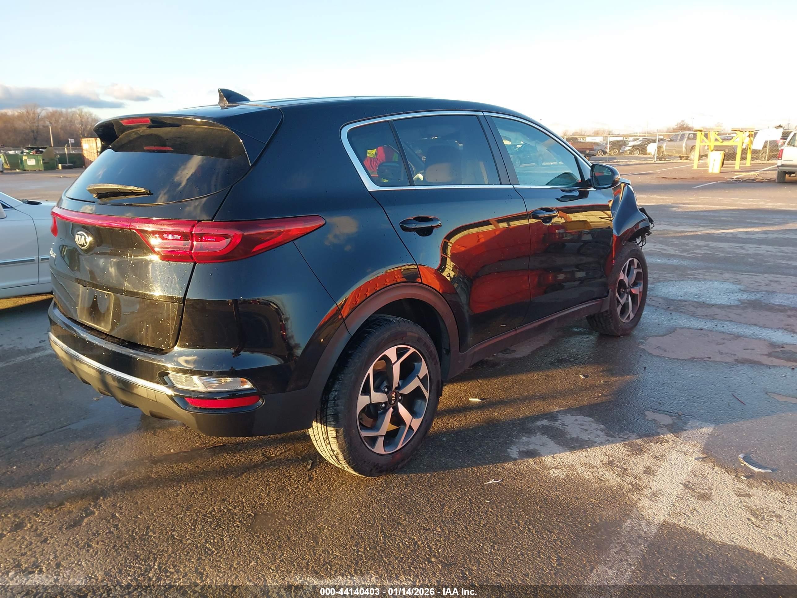 KIA SPORTAGE image 4