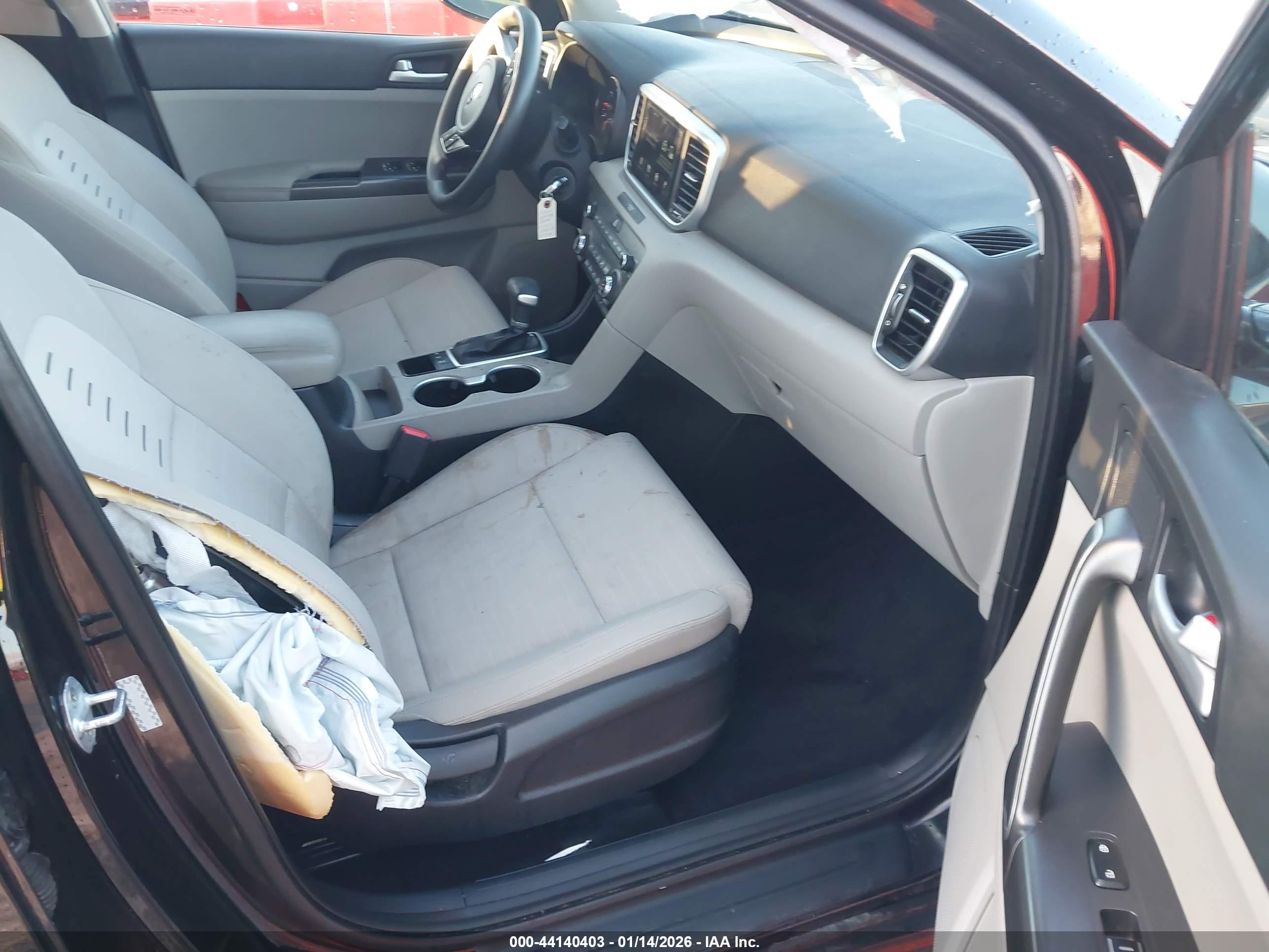 KIA SPORTAGE image 5