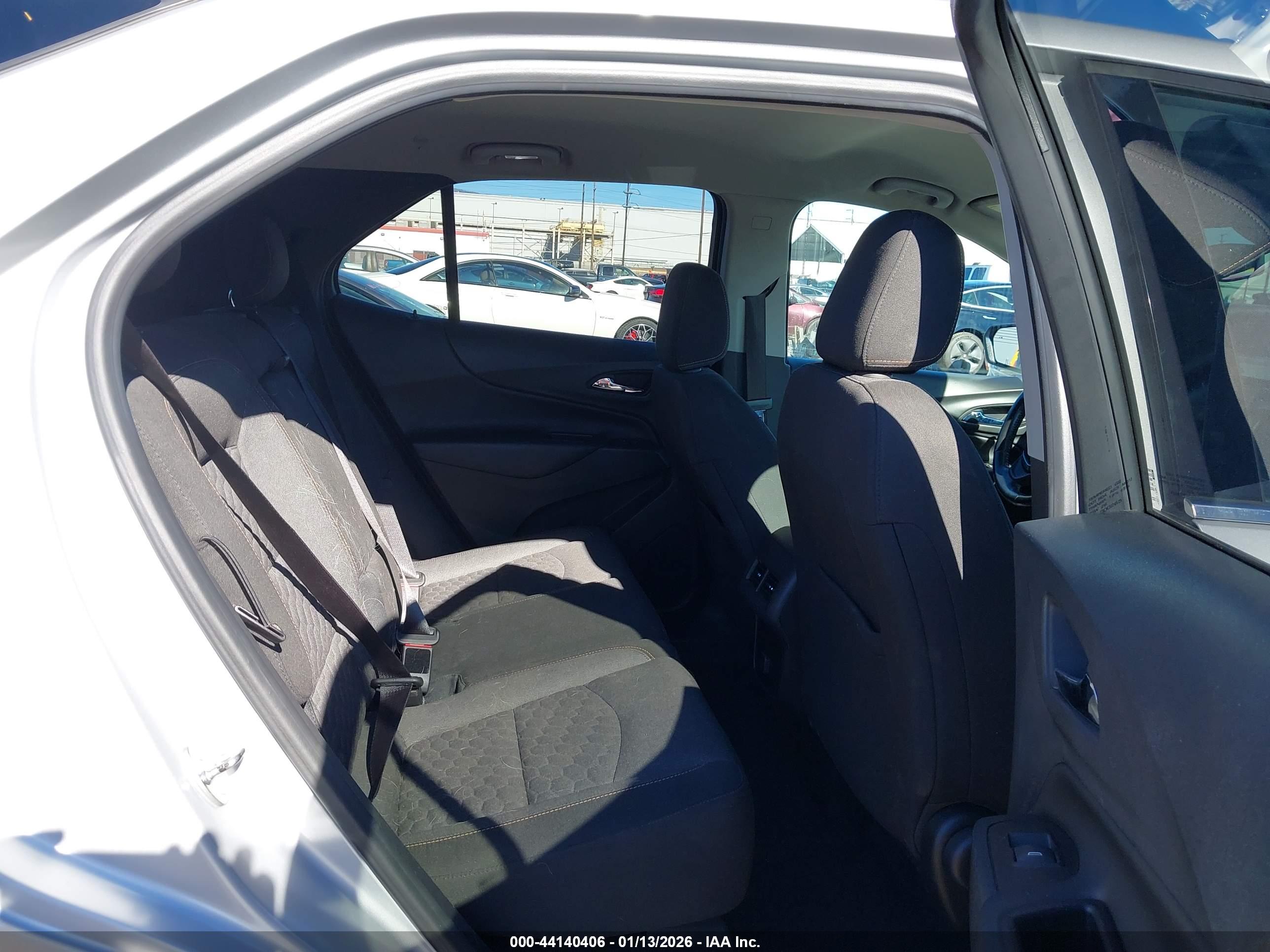 CHEVROLET EQUINOX image 8