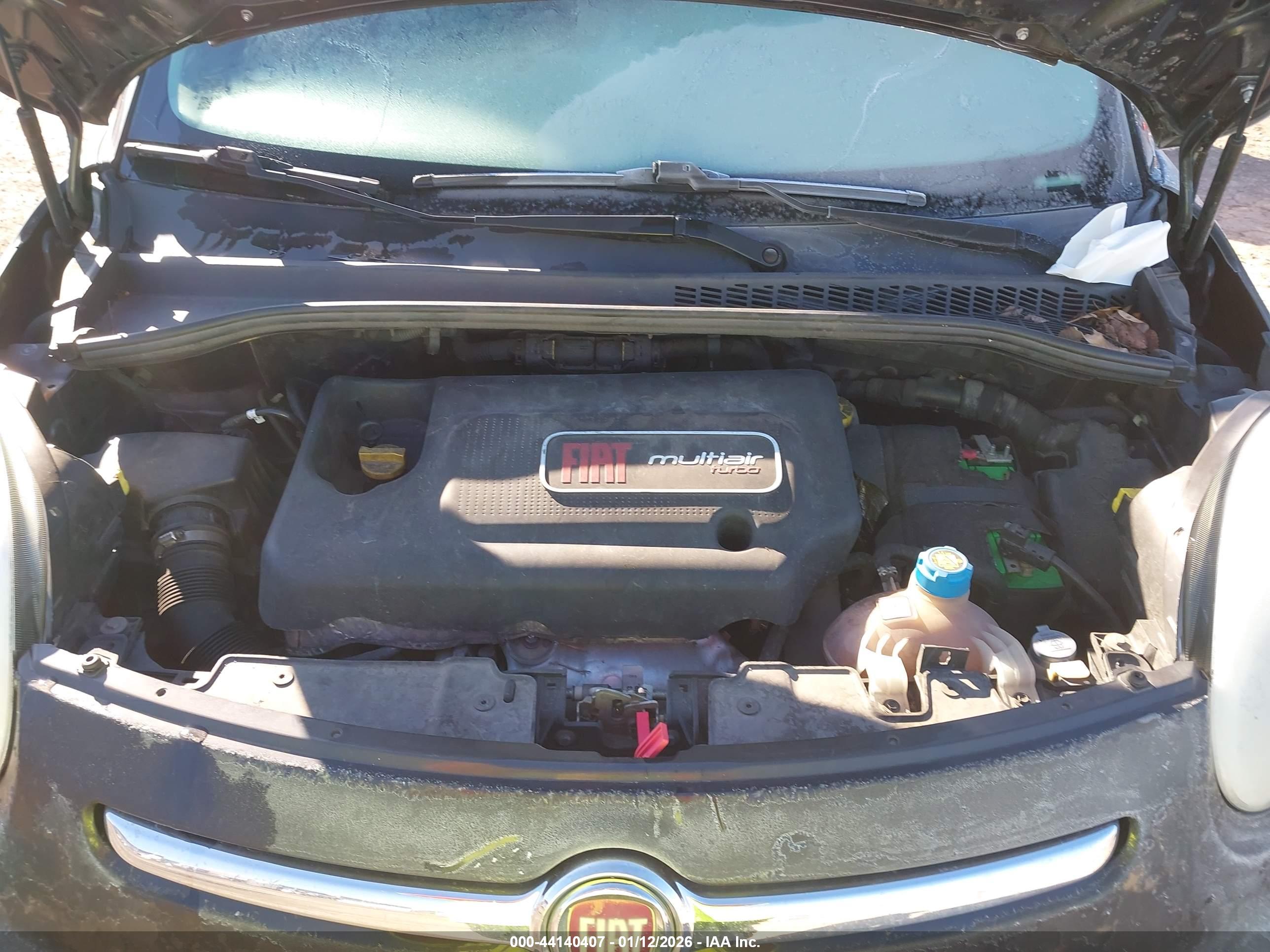FIAT 500L image 10