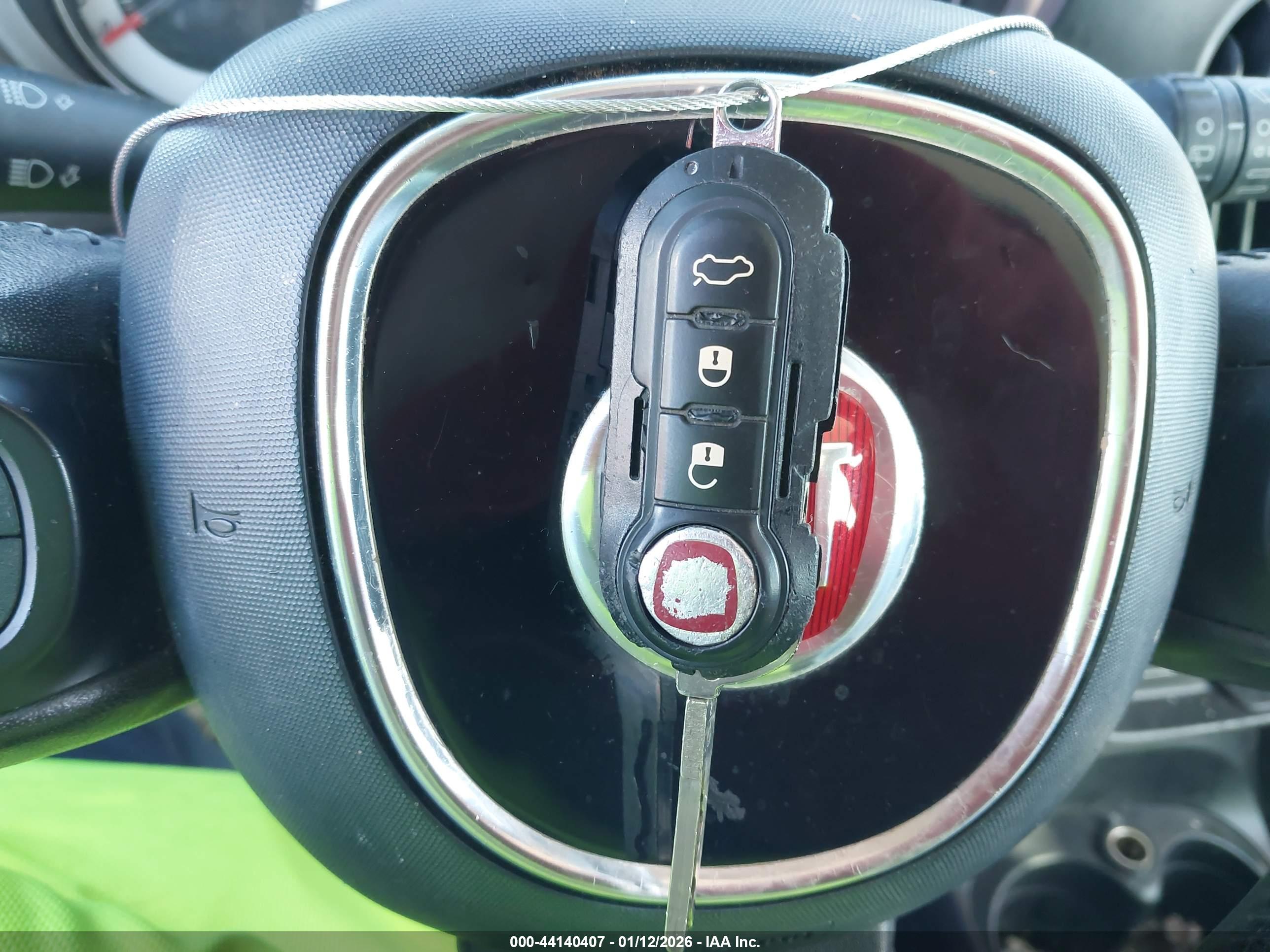 FIAT 500L image 11