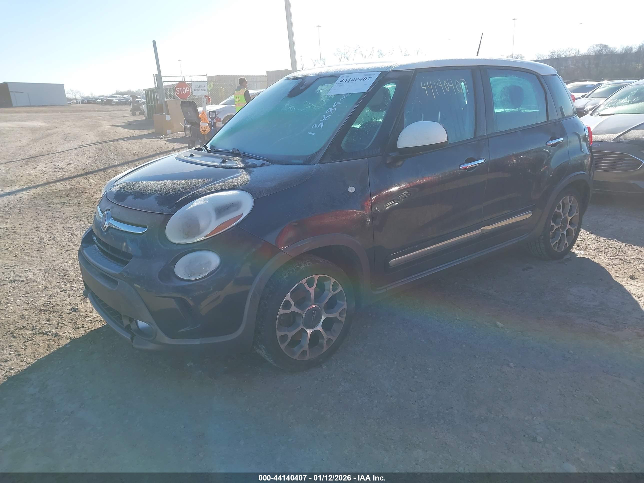 FIAT 500L image 2