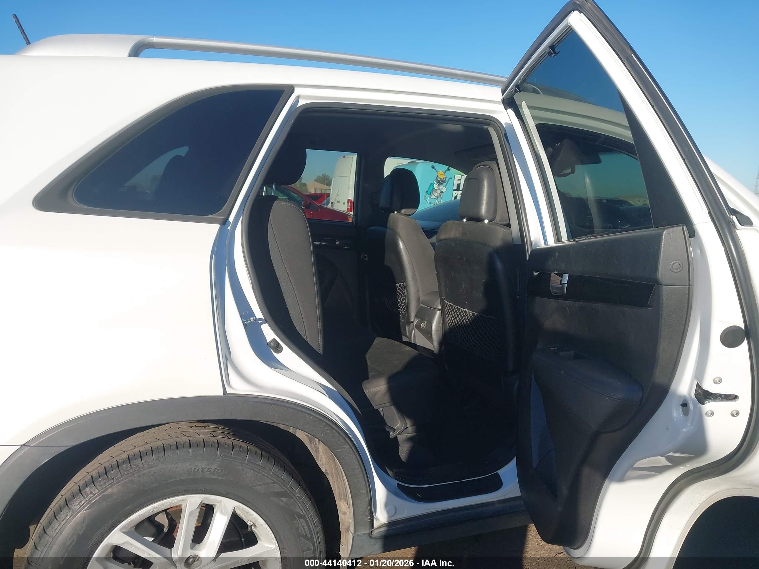 KIA SORENTO image 8